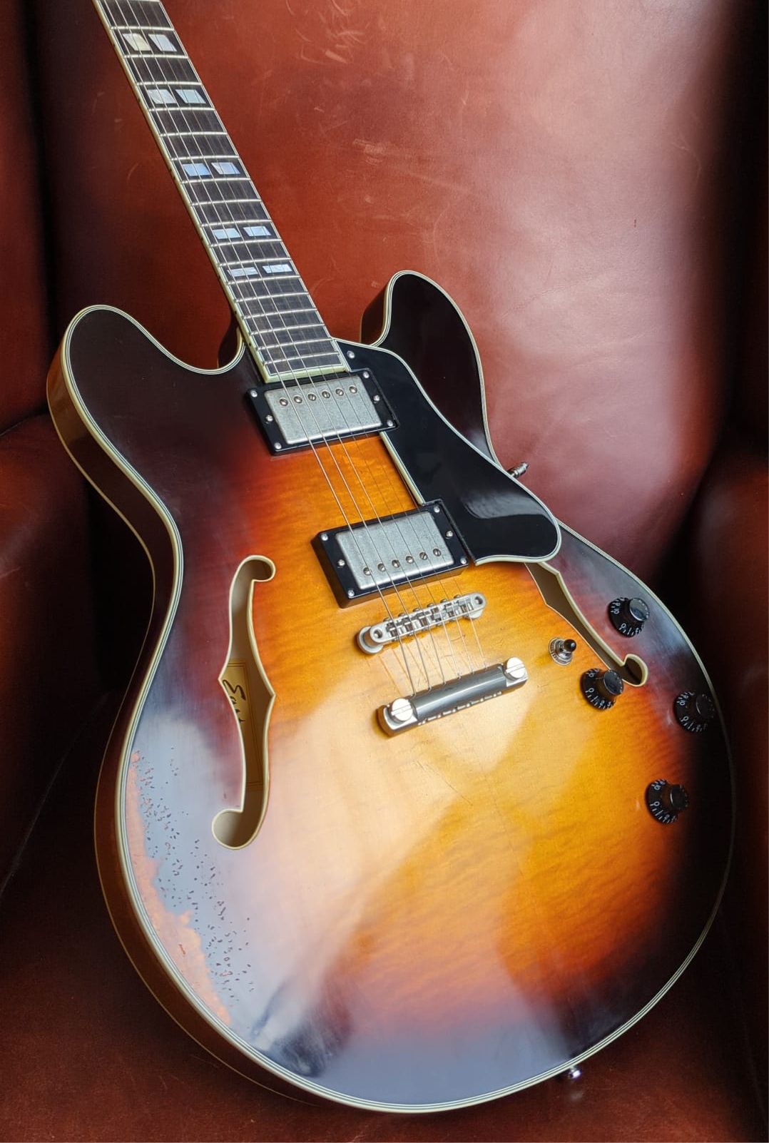 Eastman T59/v Sunburst, Electric Guitar for sale at Richards Guitars.