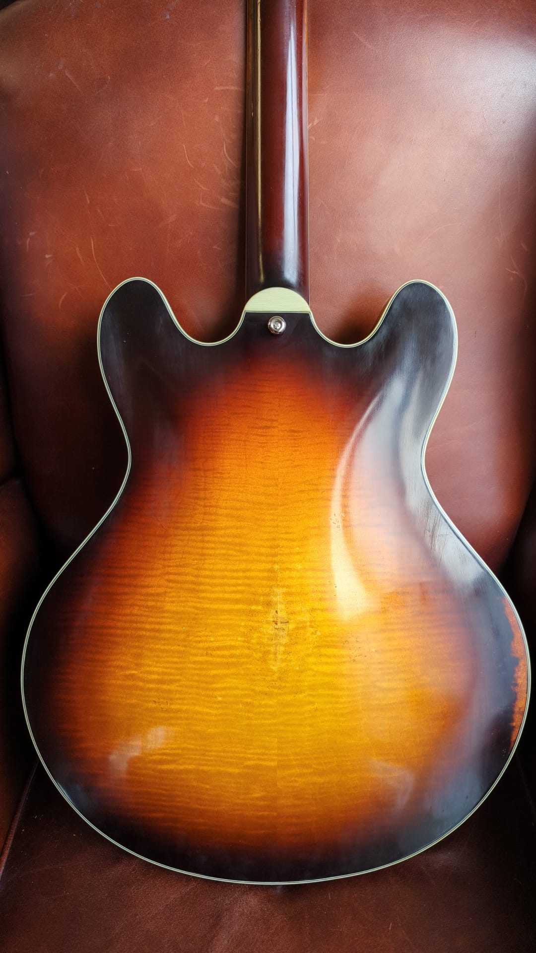 Eastman T59/v Sunburst, Electric Guitar for sale at Richards Guitars.