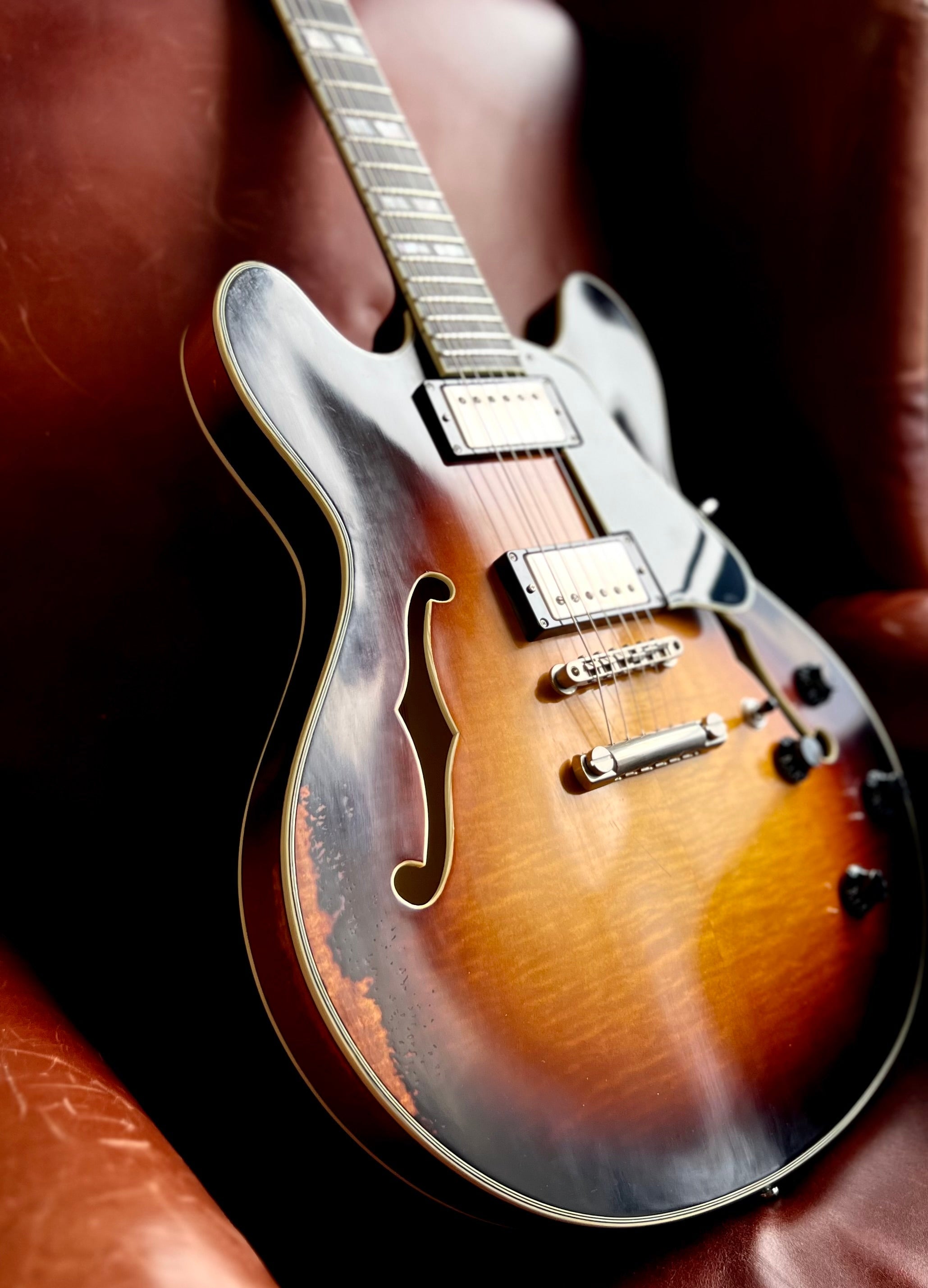 Eastman T59/v Sunburst, Electric Guitar for sale at Richards Guitars.