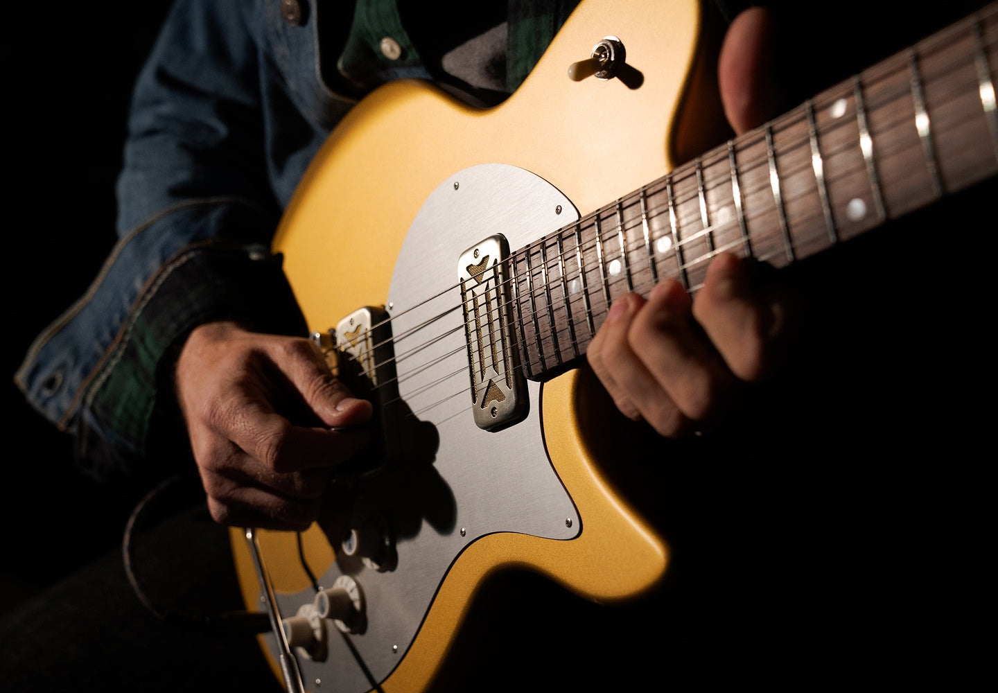 Eastman Fullertone Offset '62 Gold  (Price inc. Custom Pro Setup Package)