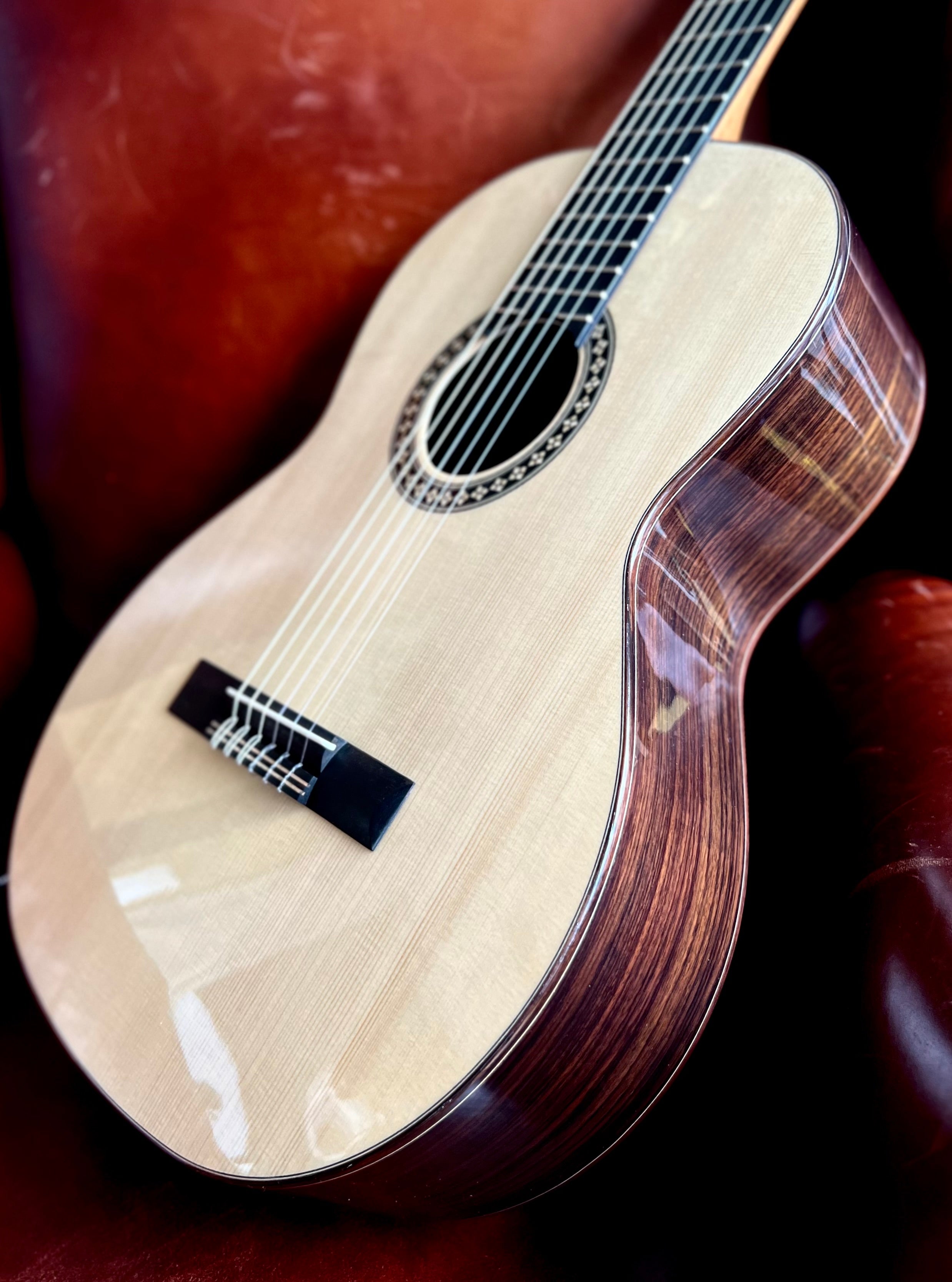 Kremona ROMIDA RD S Classic Guitar, Solid Spruce, Solid Indian Rosewood, Nylon Strung Guitar for sale at Richards Guitars.