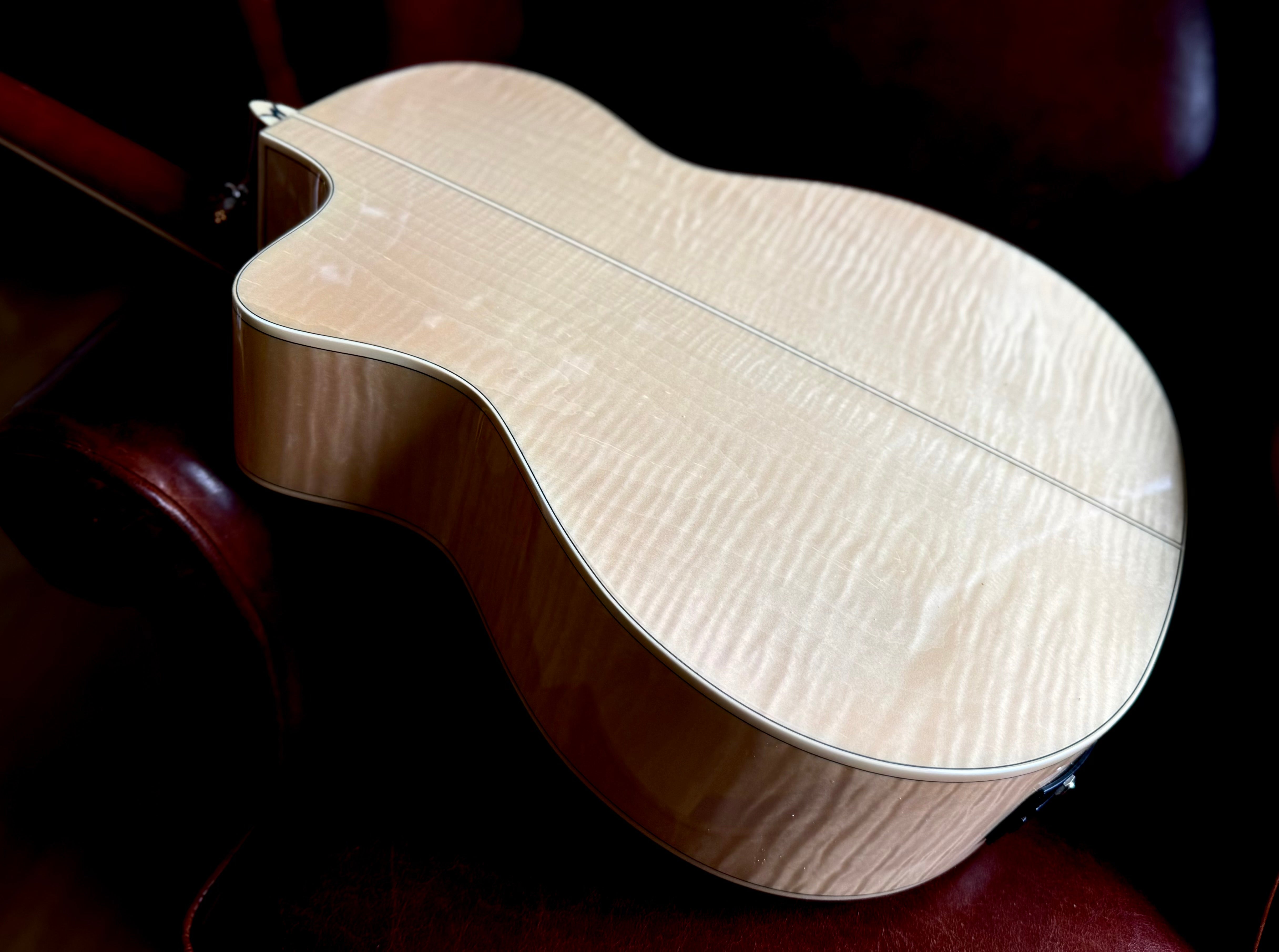 Washburn AG40CE Grand Auditorium - Natural Electro Acoustic Guitar w' £225 Custom Pro Setup Package Included