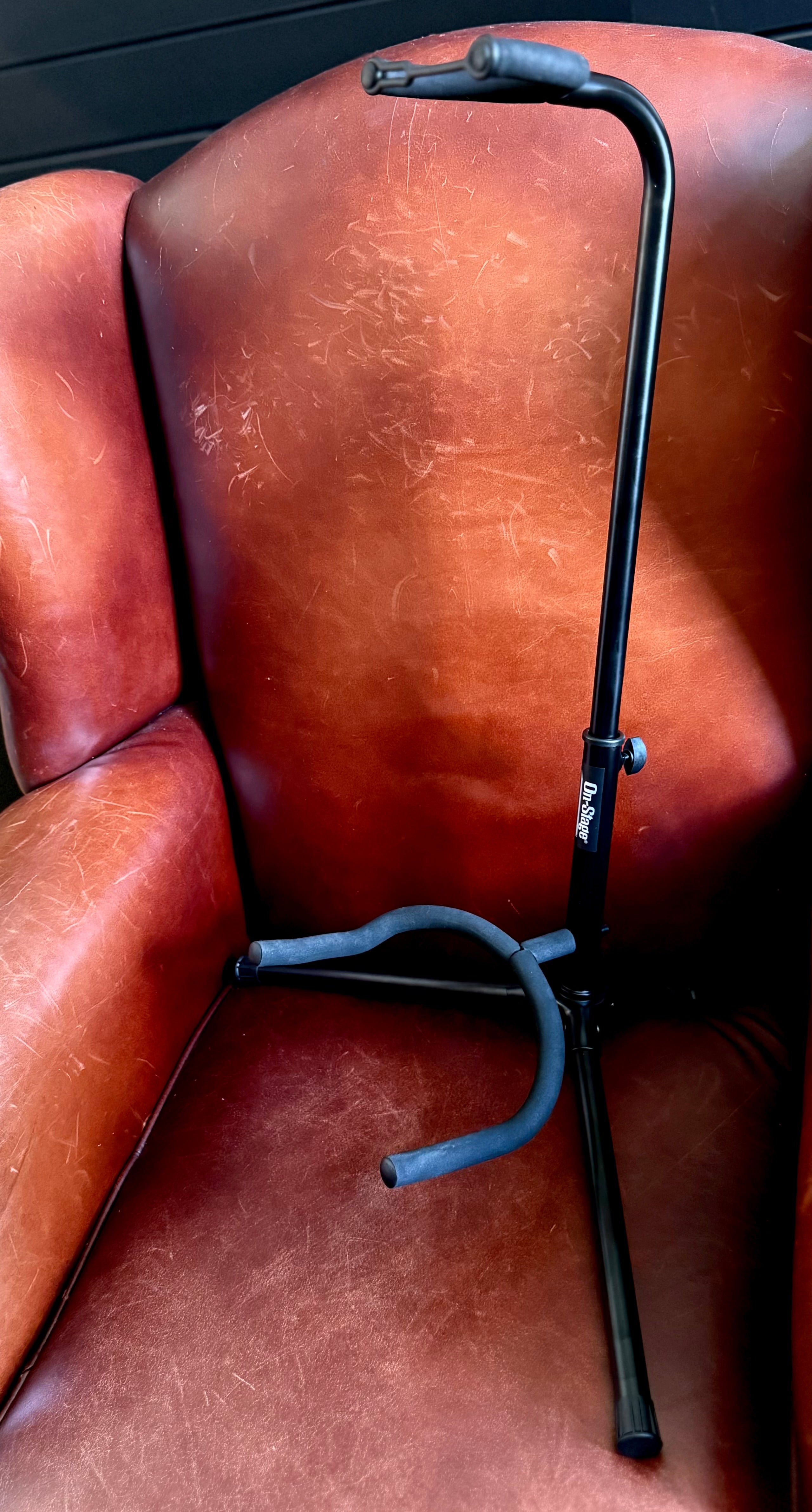 Quality Universal Guitar Stand.  Suitable For All Styles Of Guitar (Acoustic, Electric, Bass)