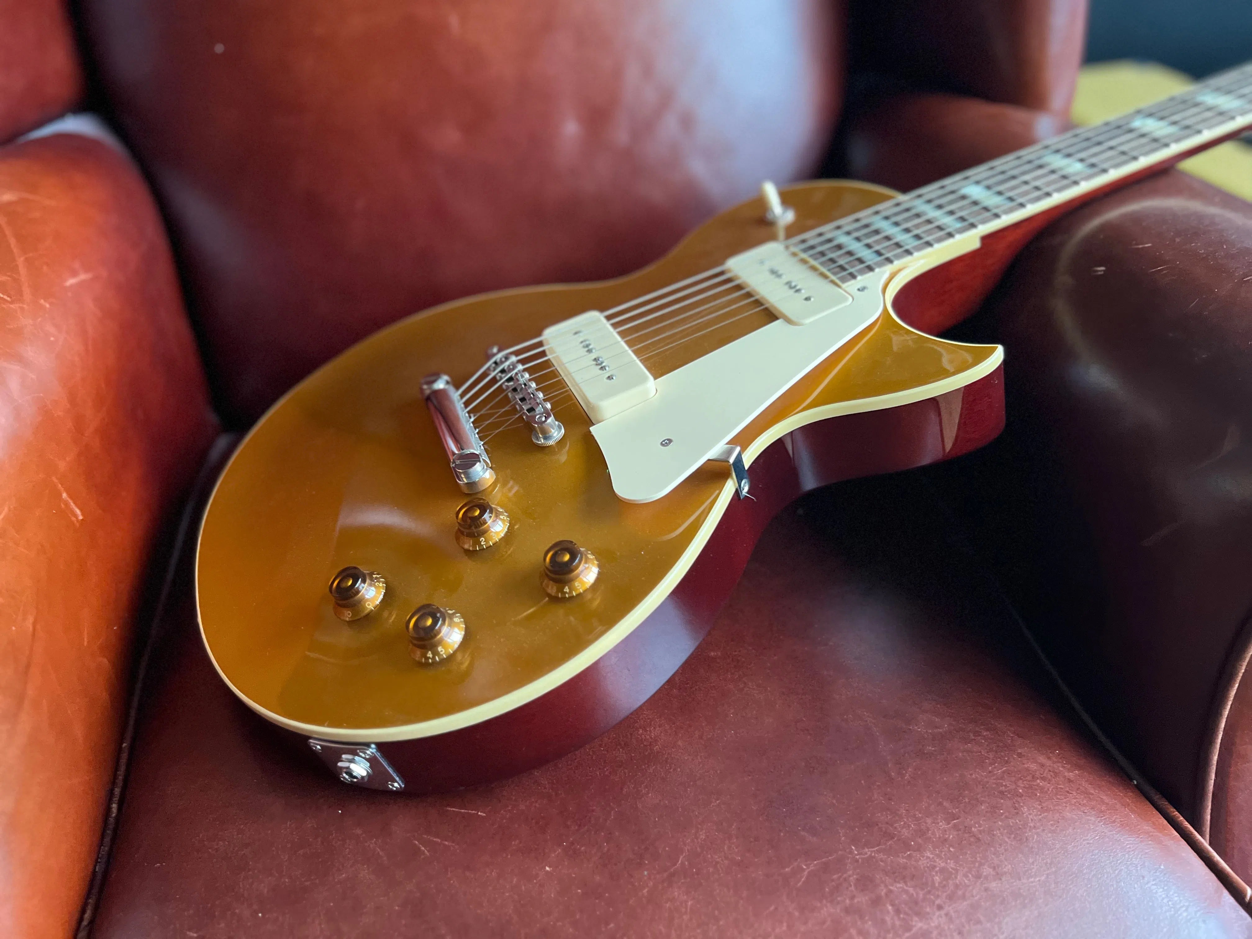 FGN Neo Classic NLS11RMP Antique Gold (AG) With Gig Bag, Electric Guitar for sale at Richards Guitars.