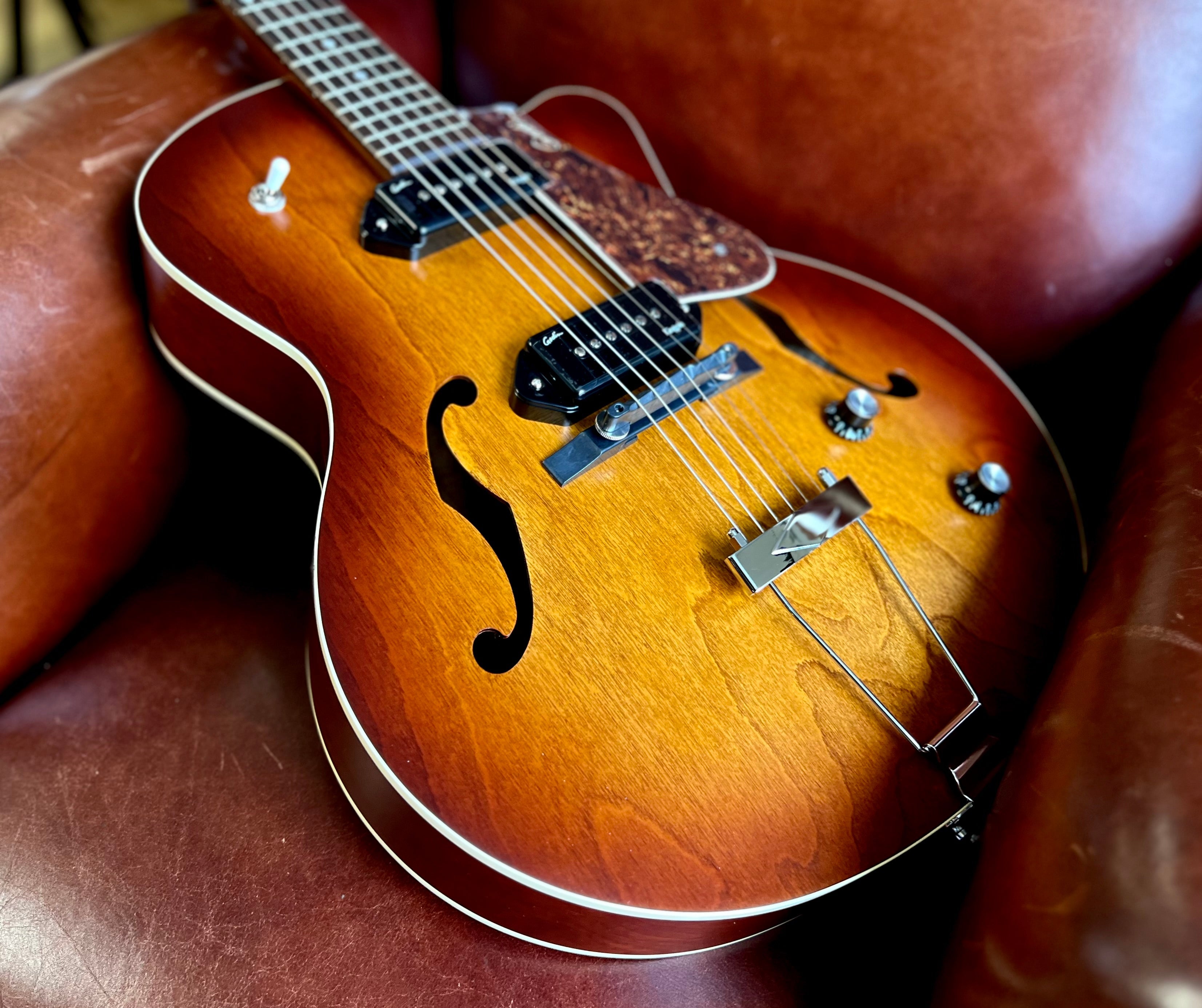 GODIN 5th Avenue CW Kingpin II Cognac Burst, Electric Guitar for sale at Richards Guitars.