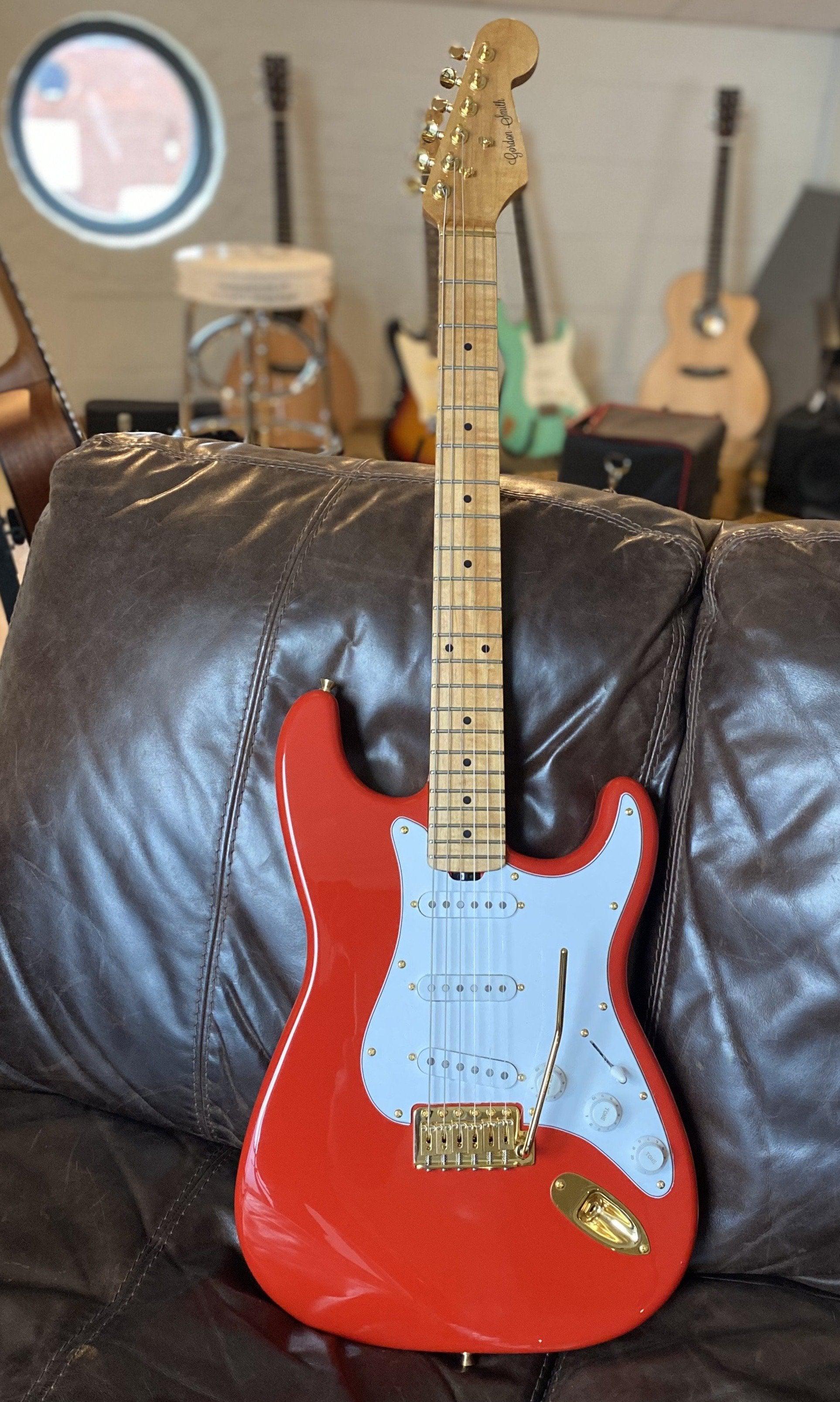 Gordon Smith Classic S "Hank Marvin Tribute", Electric Guitar for sale at Richards Guitars.