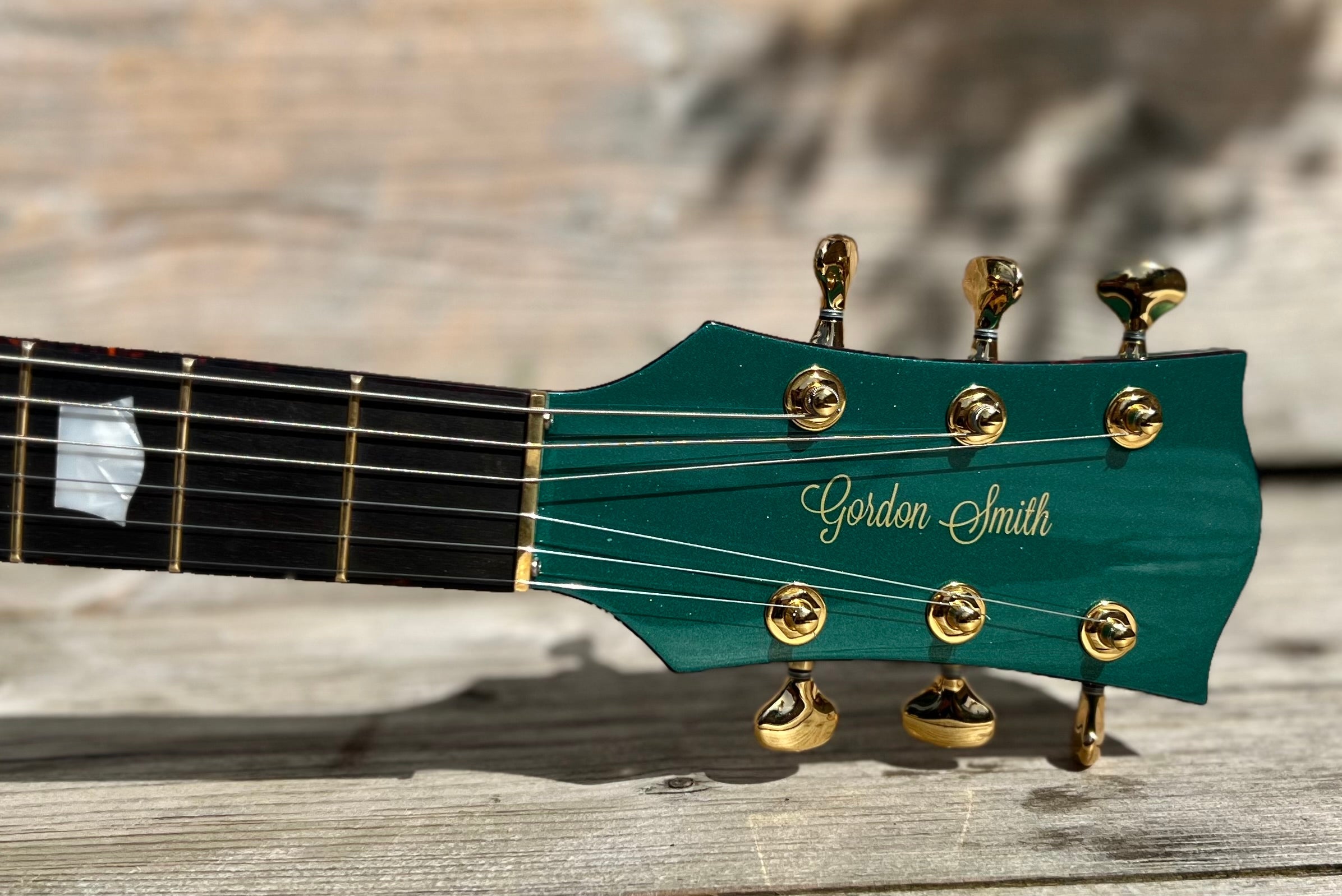 Gordon Smith Grande (Green) Plus Hand Made Walsall Leather Guitar Strap (Worth £120), Electric Guitar for sale at Richards Guitars.