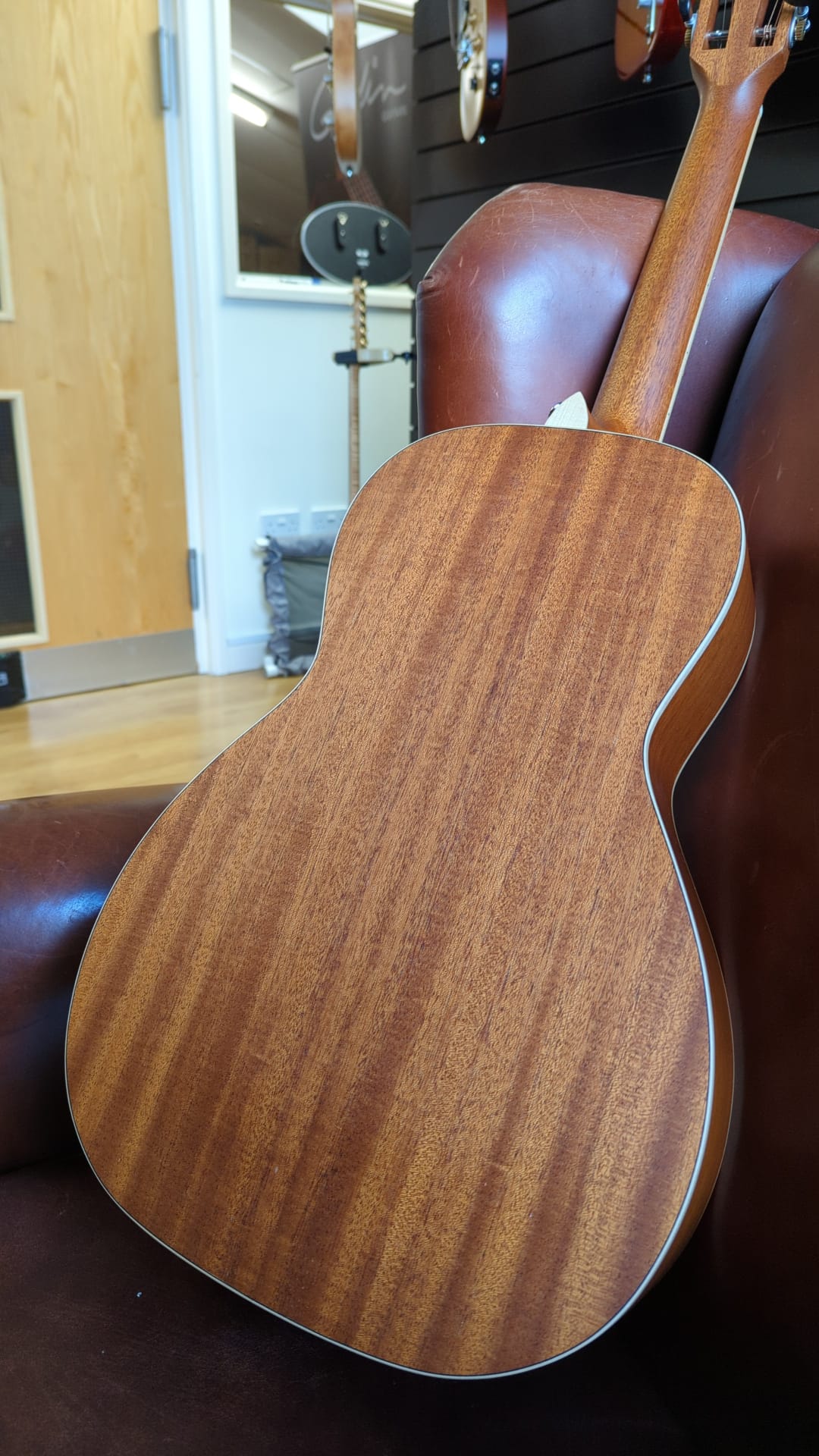 Auden Neo Emily Rose (used), Electro Acoustic Guitar for sale at Richards Guitars.