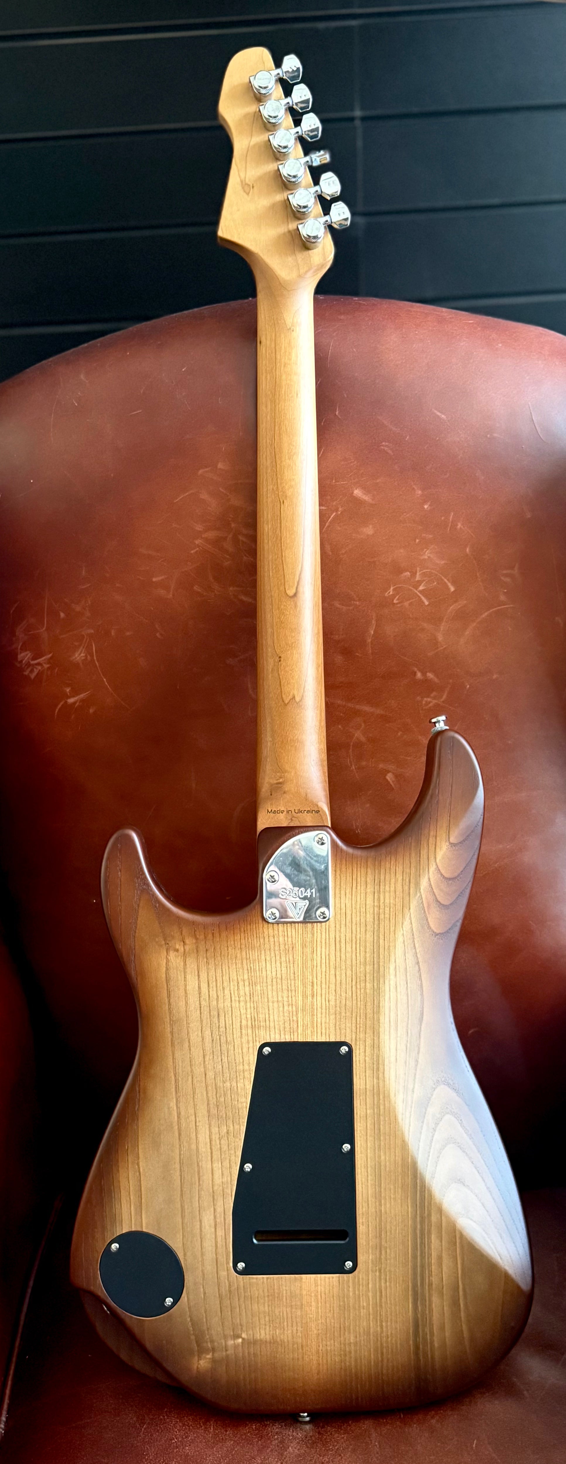 Buy Valiant Soothsayer "One of a Kind" Custom Shop.  Mind Blowing!!! 
