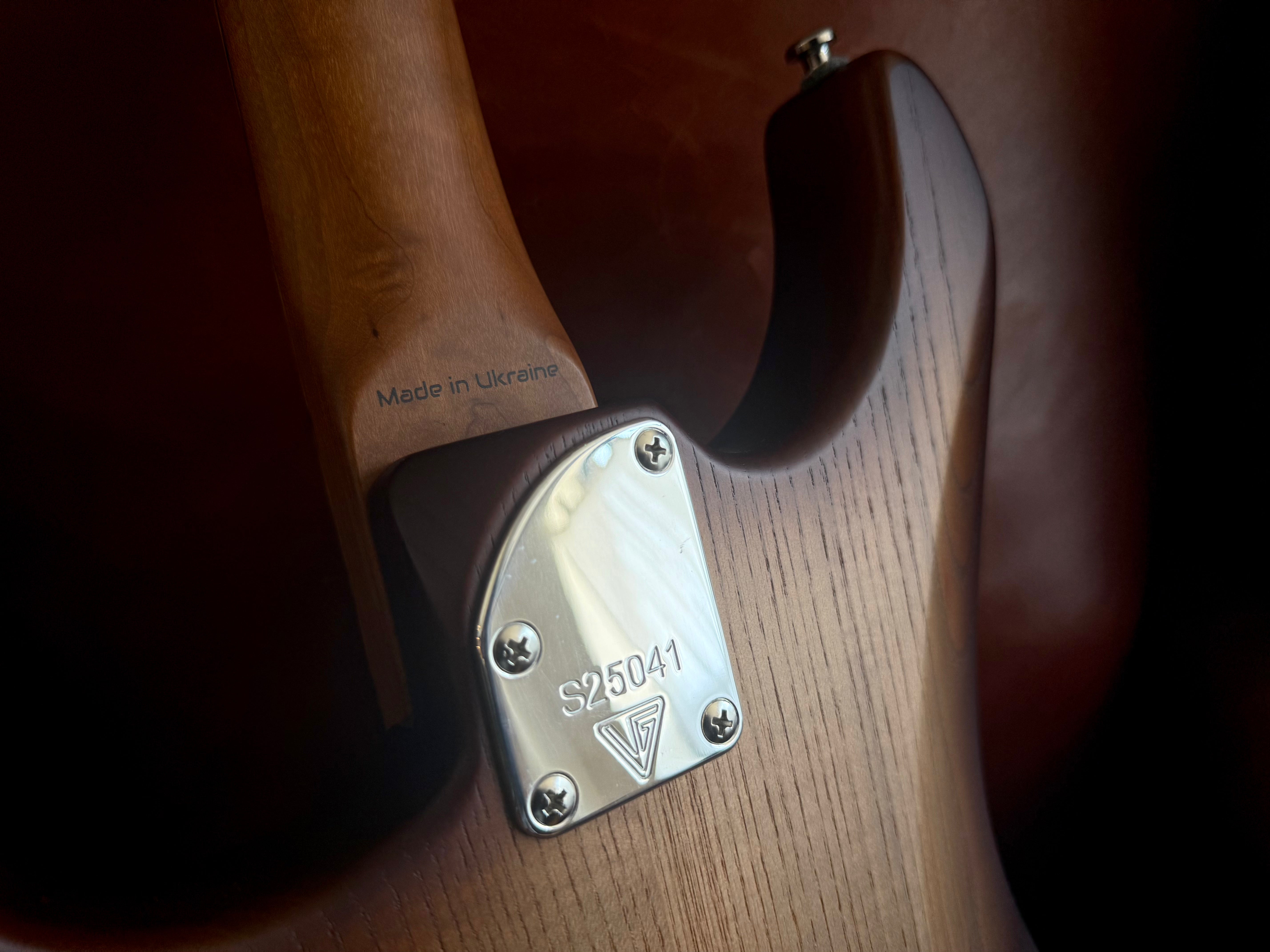 Buy Valiant Soothsayer "One of a Kind" Custom Shop.  Mind Blowing!!! 