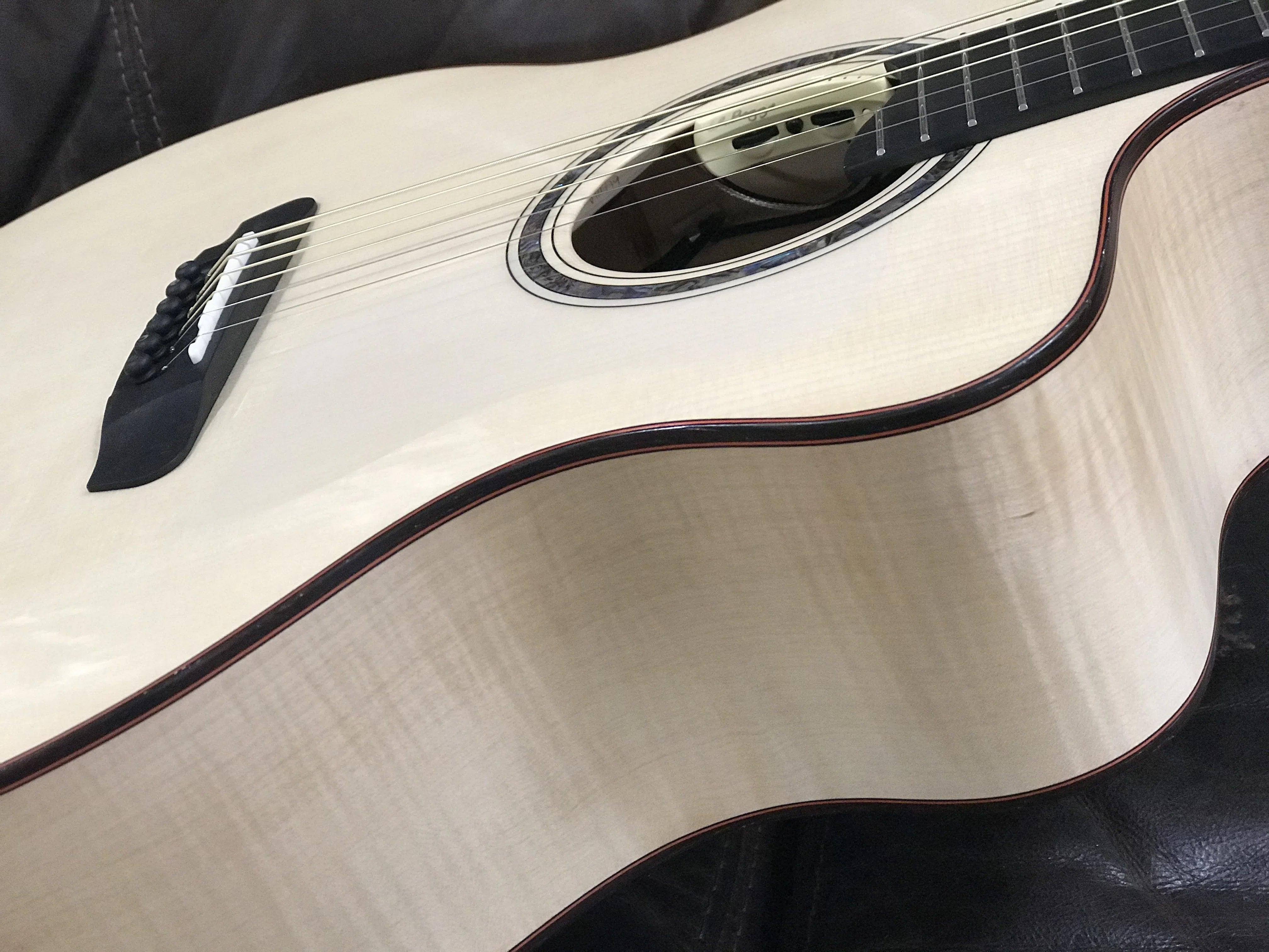 Dowina Maple / Rosewood / Maple Trio Plate (Silk Road) GAC, Acoustic Guitar for sale at Richards Guitars.