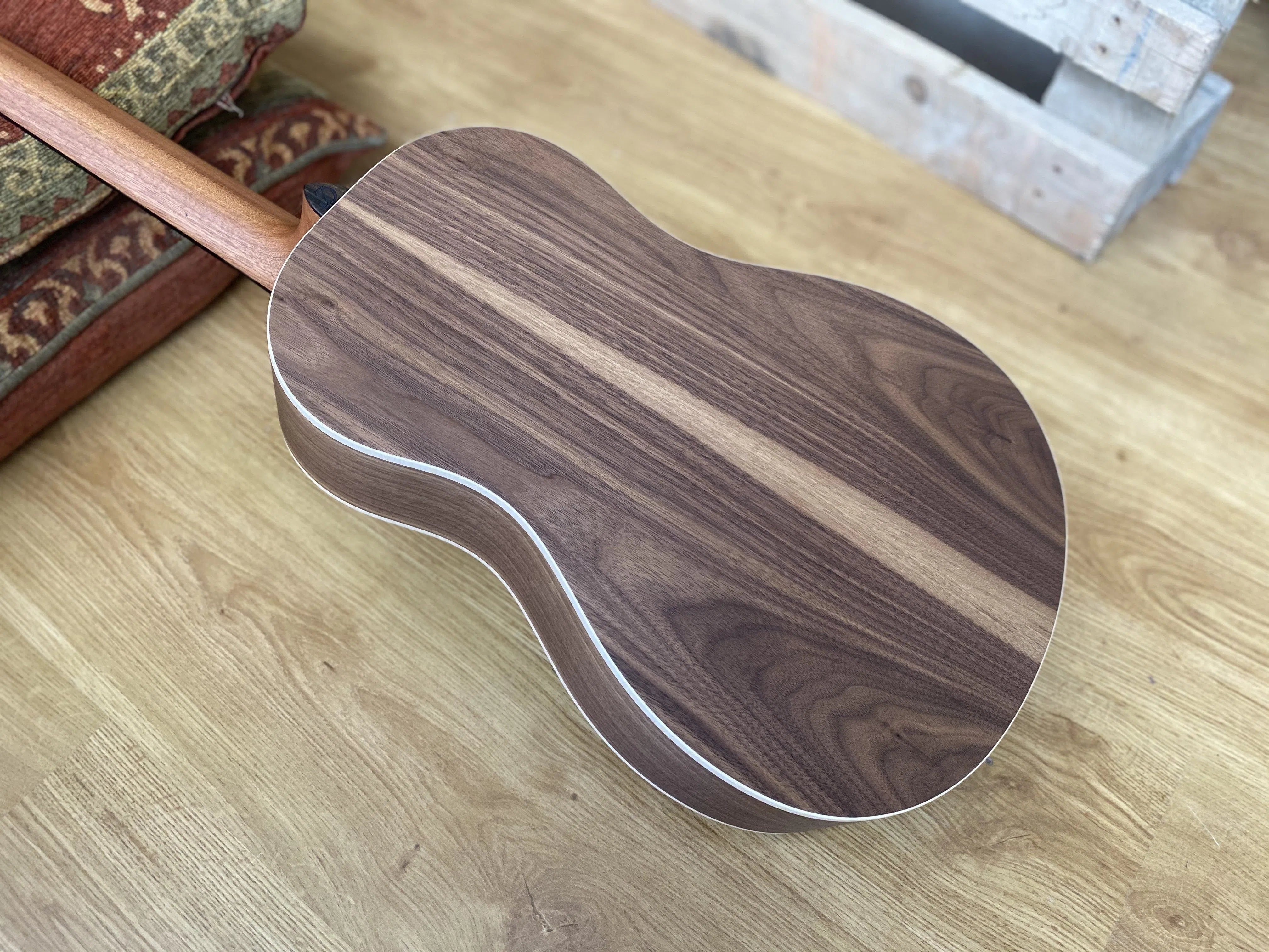 Dowina Walnut Tribute Deluxe BV, Acoustic Guitar for sale at Richards Guitars.