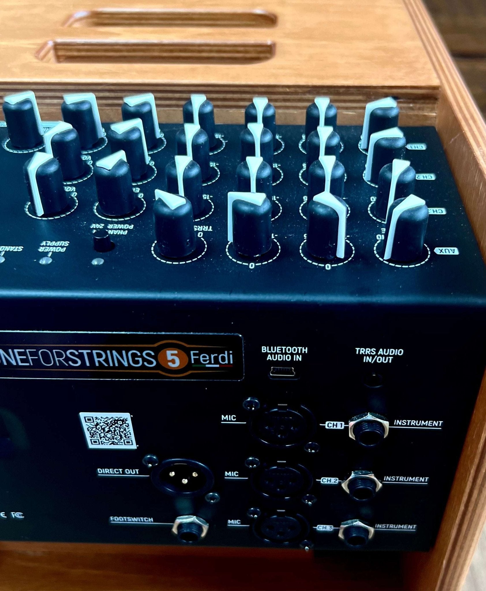 ACUS ONEFORSTRINGS 5 FERDI Wood - Richards Guitars Of Stratford Upon Avon