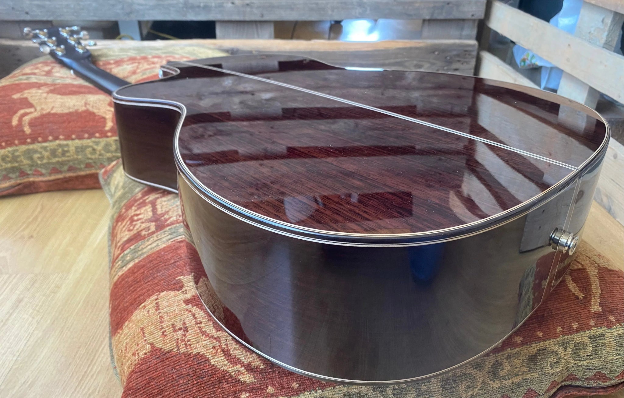 Auden Artist 45 Chester Cutaway Spruce/Rosewood Cutaway. (Free Brad Clarke supernatural system) - Richards Guitars Of Stratford Upon Avon