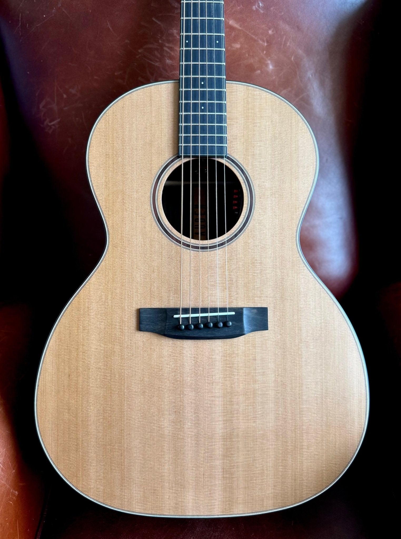 Auden Artist Chester 632 - Cedar/Rosewood Short Scale Electro Acoustic Guitar - Richards Guitars Of Stratford Upon Avon