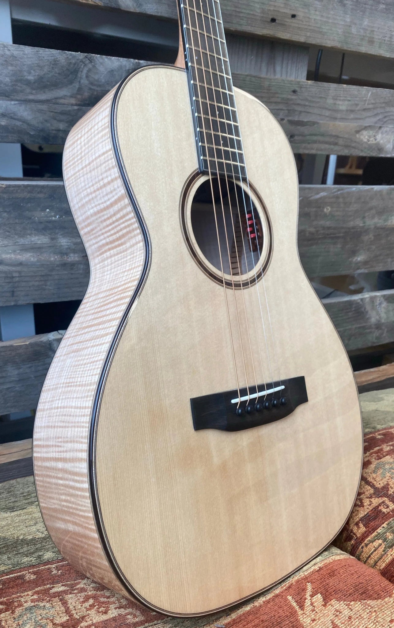 Auden Artist Emily Rose Spruce/Maple. - Richards Guitars Of Stratford Upon Avon
