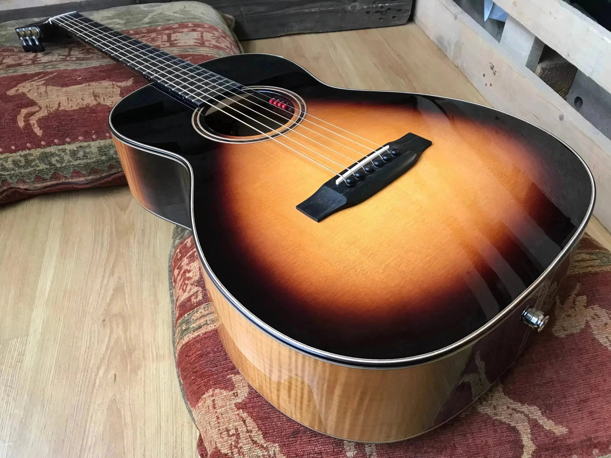 Auden Golden Sunburst Emily Rose Spruce/Maple Full Body. - Richards Guitars Of Stratford Upon Avon