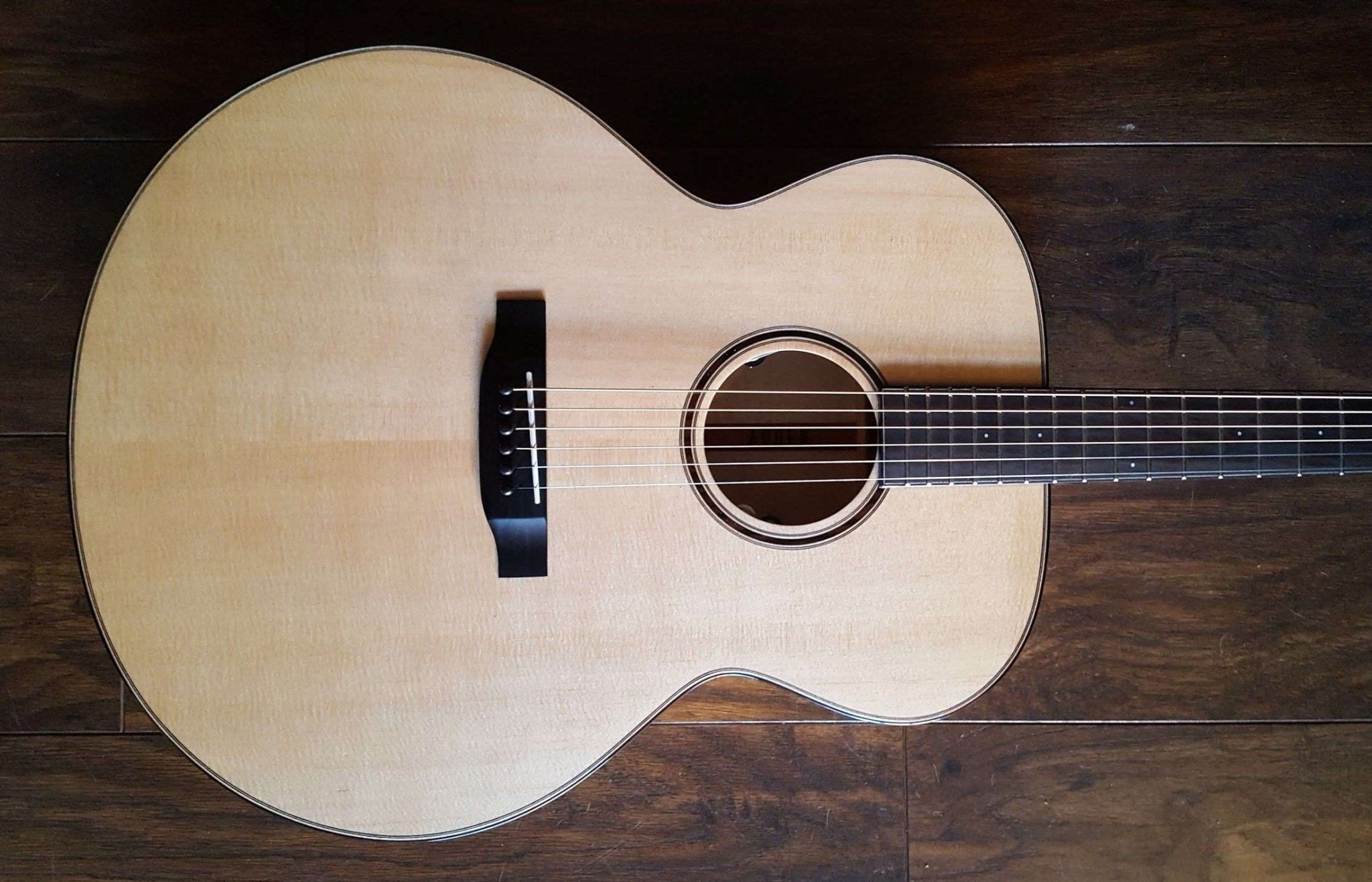 AUDEN MAPLE SERIES – GRACE JUMBO - Richards Guitars Of Stratford Upon Avon
