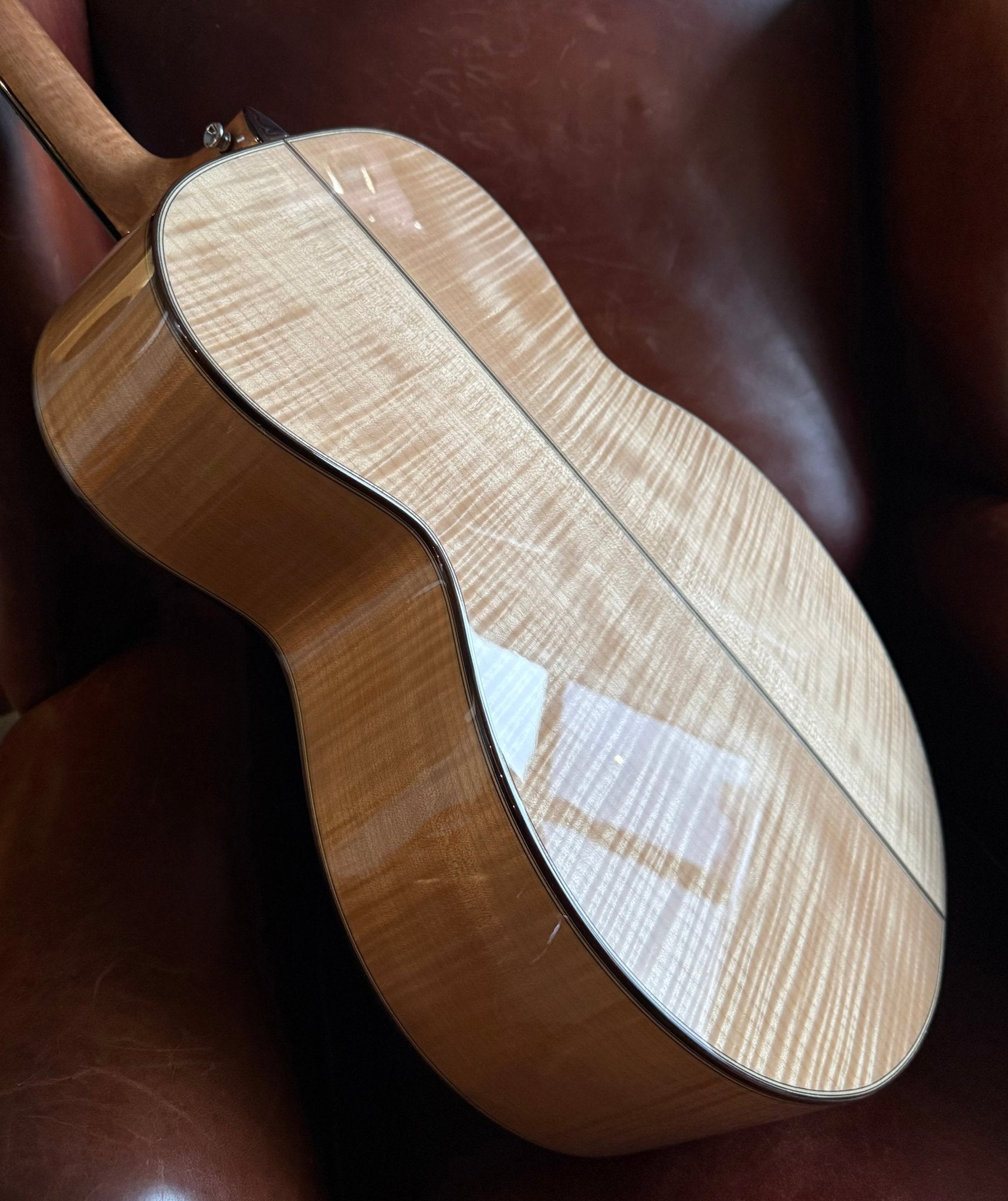 AUDEN Maple Series Grace Jumbo Inc. £225 Custom Pro Setup & Support Package - Richards Guitars Of Stratford Upon Avon