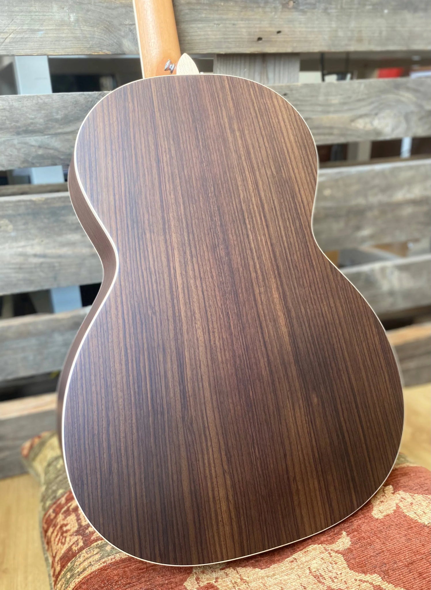 Auden Neo 45 Chester Cedar/Rosewood Full body. - Richards Guitars Of Stratford Upon Avon