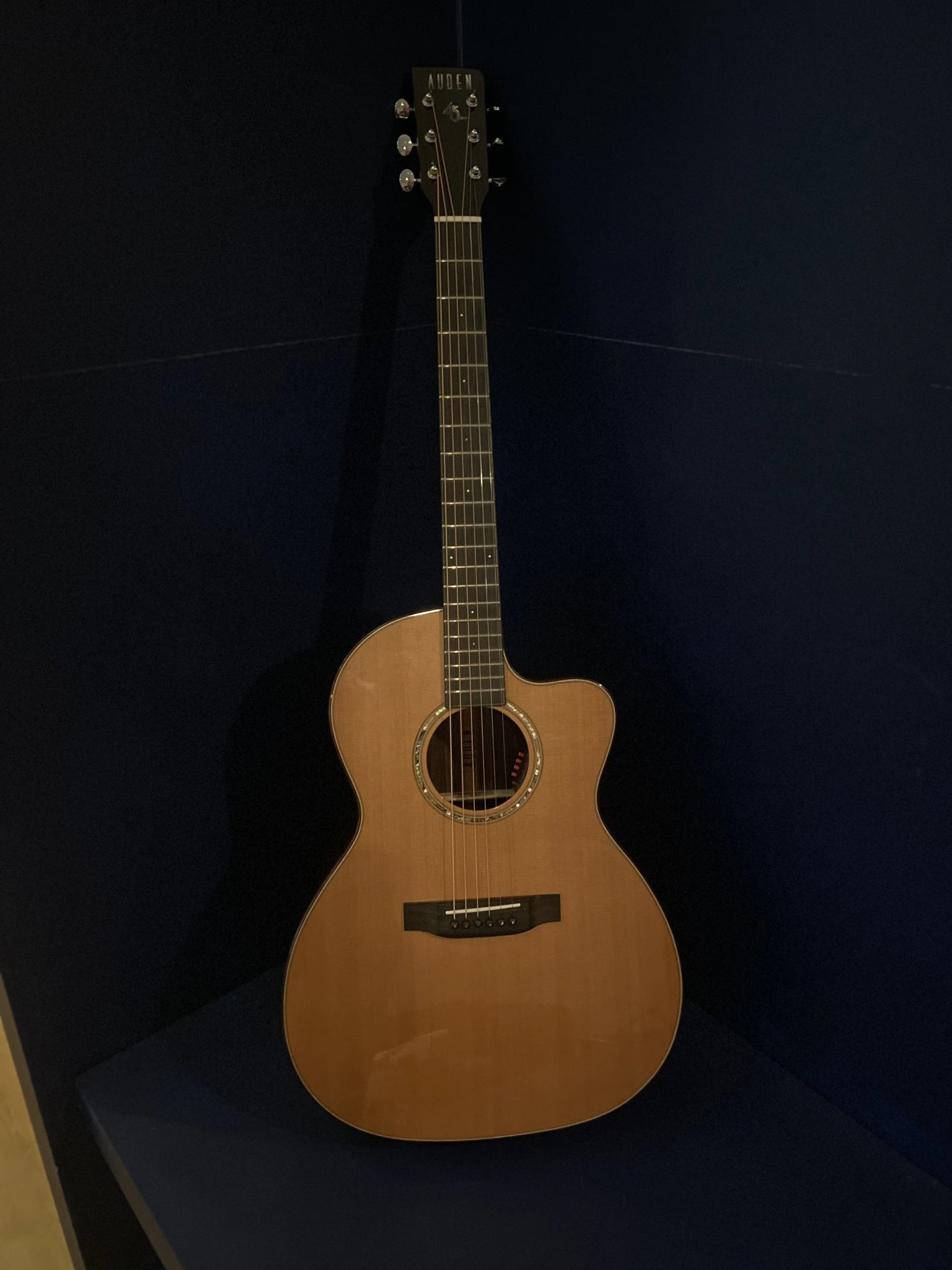 AUDEN ROSEWOOD SERIES – CHESTER 45 CEDAR CUTAWAY - Richards Guitars Of Stratford Upon Avon
