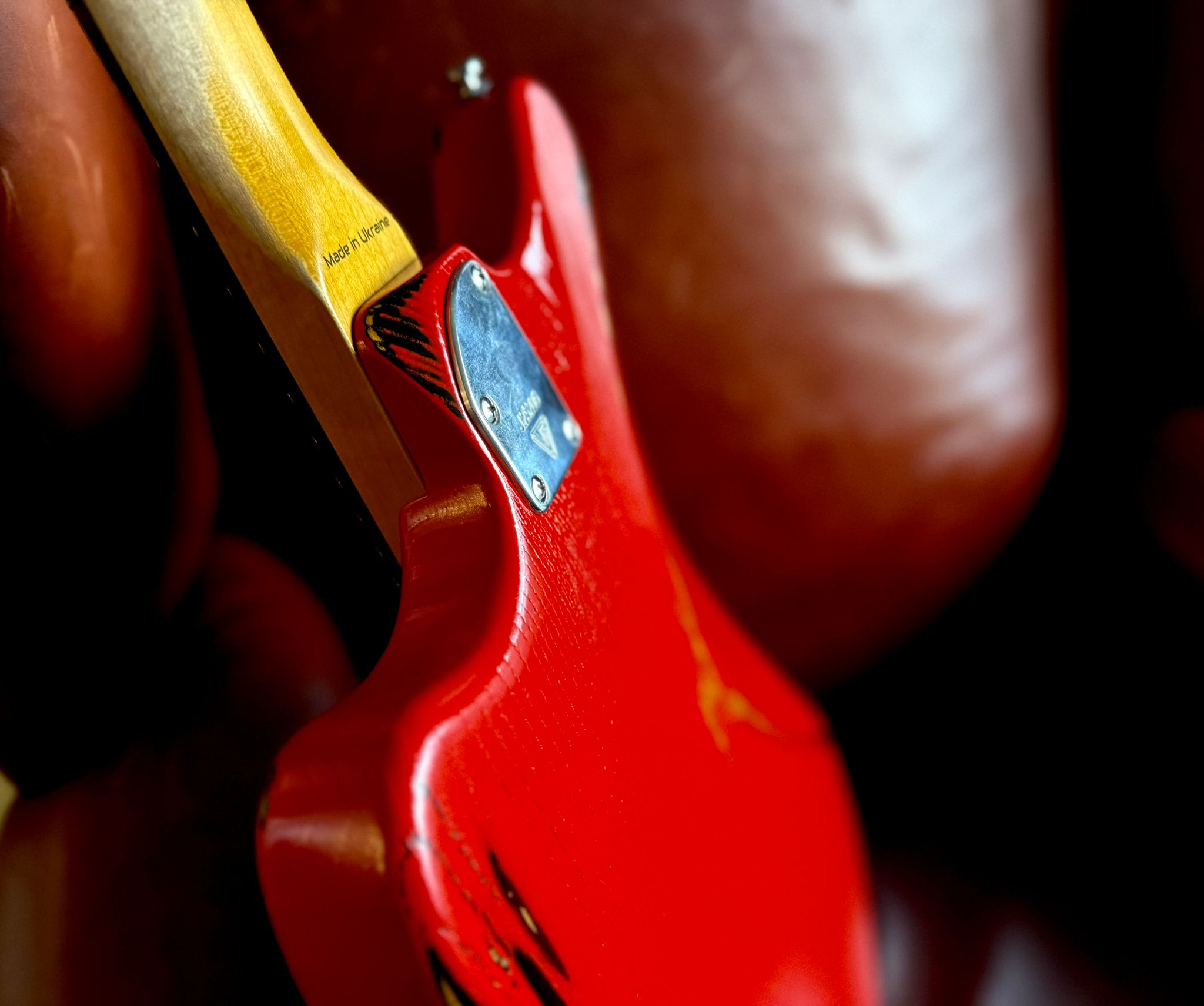 Valiant Jupiter "Dual Coat" Fiesta Red Barhat Distressed