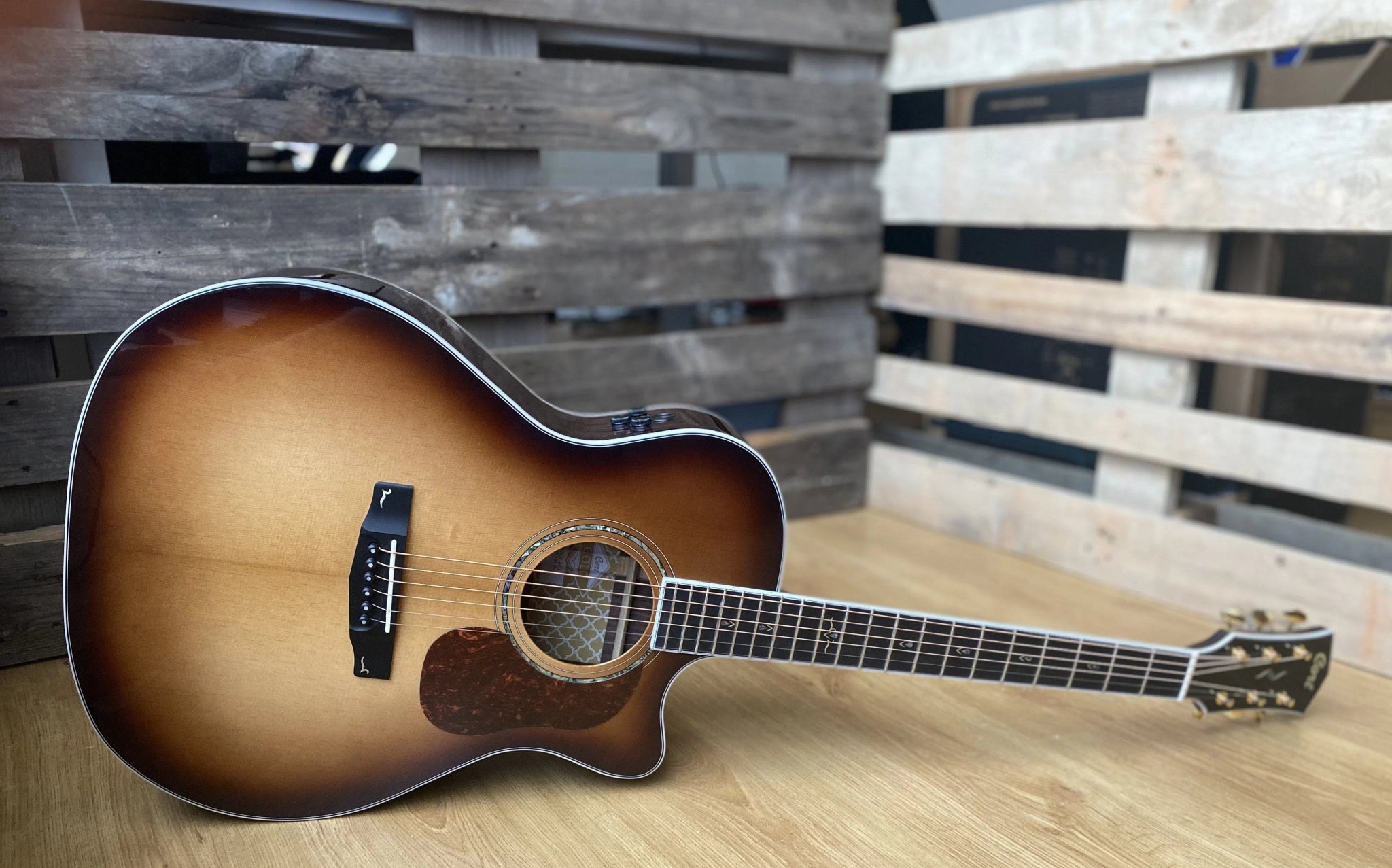 Cort Gold Electro Acoustic A8 Electro Acoustic Guitar w/case Lightburst - Richards Guitars Of Stratford Upon Avon