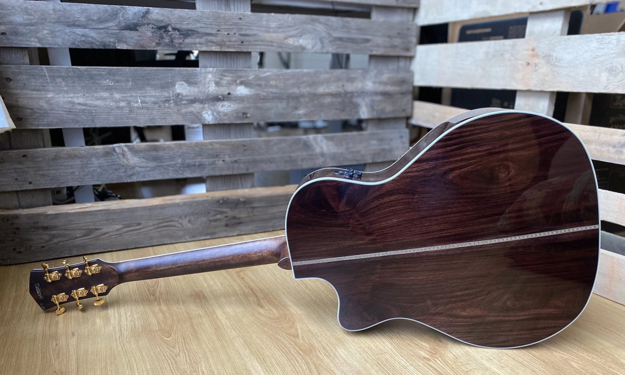 Cort Gold Electro Acoustic A8 Electro Acoustic Guitar w/case Lightburst - Richards Guitars Of Stratford Upon Avon