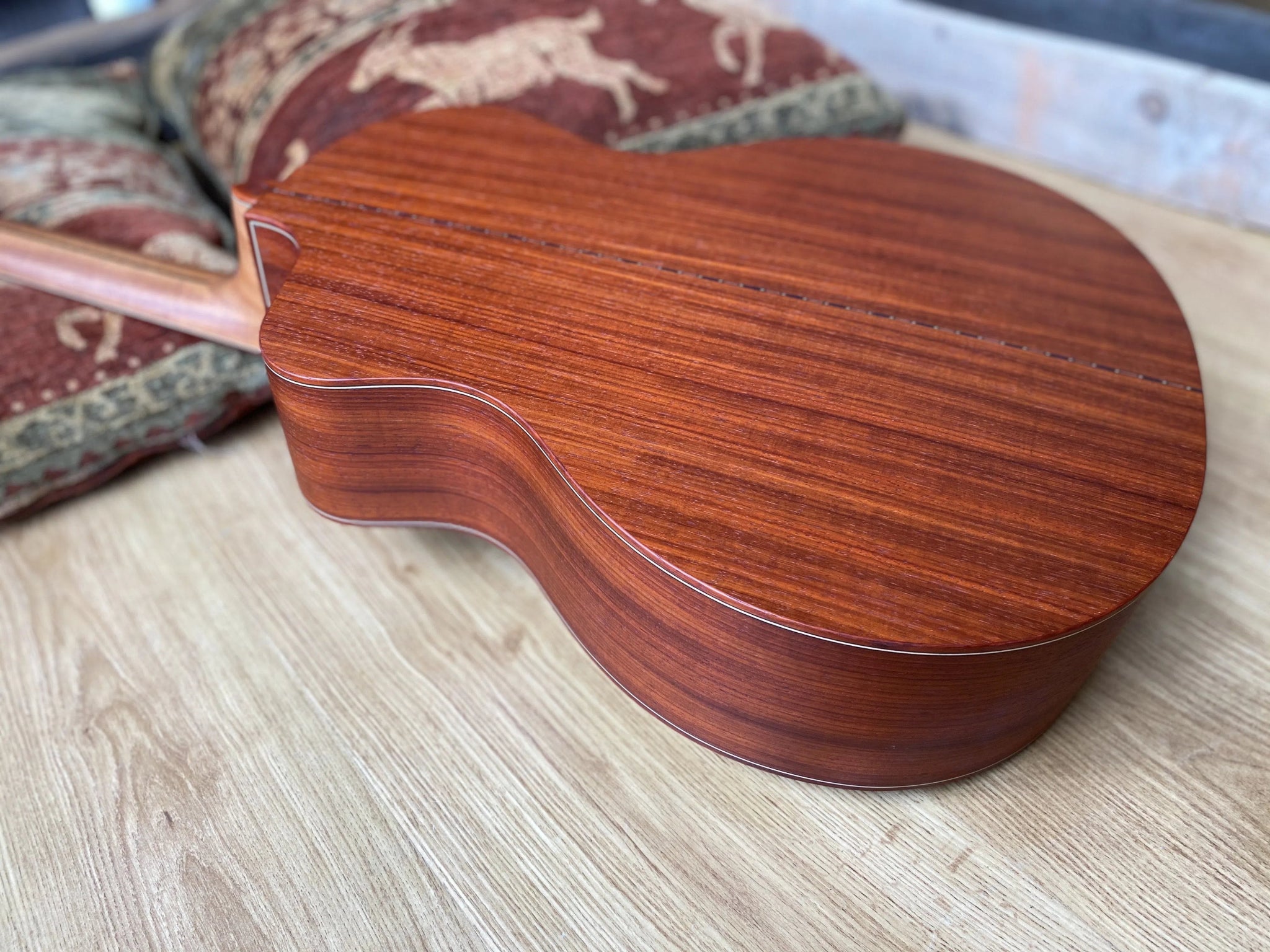 Dowina Master Built Strip Padauk HC Deluxe With Torrified Swiss Spruce Top (Nylon) - Richards Guitars Of Stratford Upon Avon