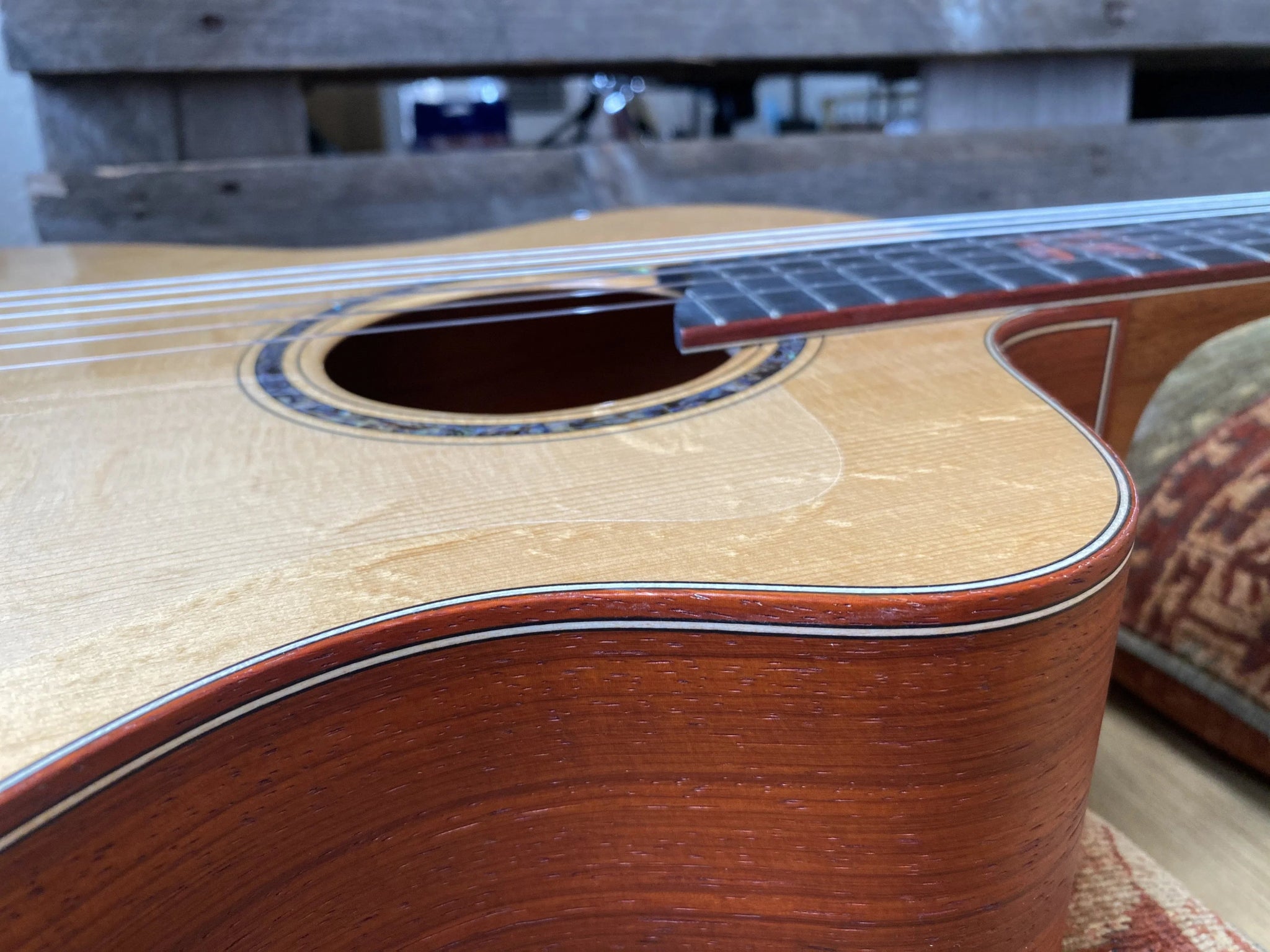 Dowina Master Built Strip Padauk HC Deluxe With Torrified Swiss Spruce Top (Nylon) - Richards Guitars Of Stratford Upon Avon