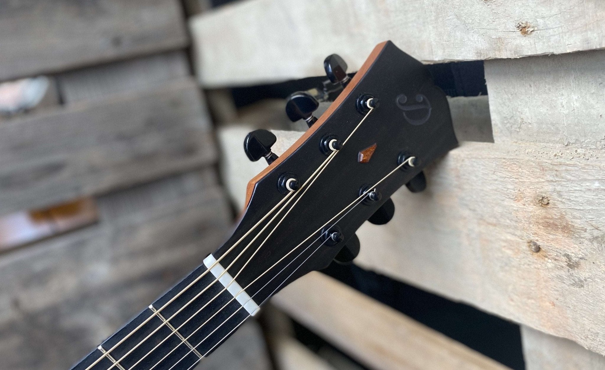 Dowina Rosewood / Maple / Rosewood Trio Plate With Dolomite Spruce Top - Richards Guitars Of Stratford Upon Avon