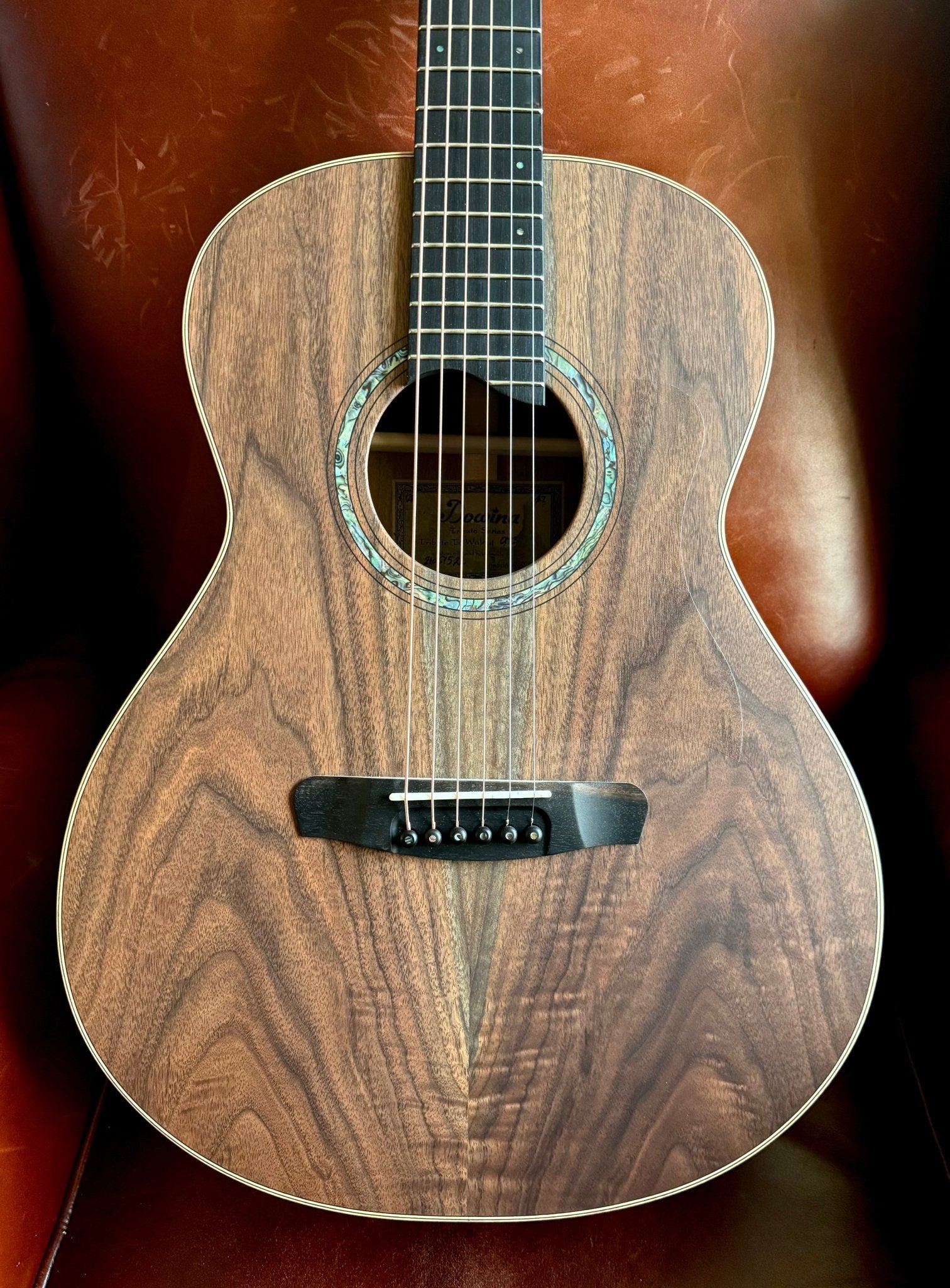 Dowina Walnut Tribute OMG - Richards Guitars Of Stratford Upon Avon