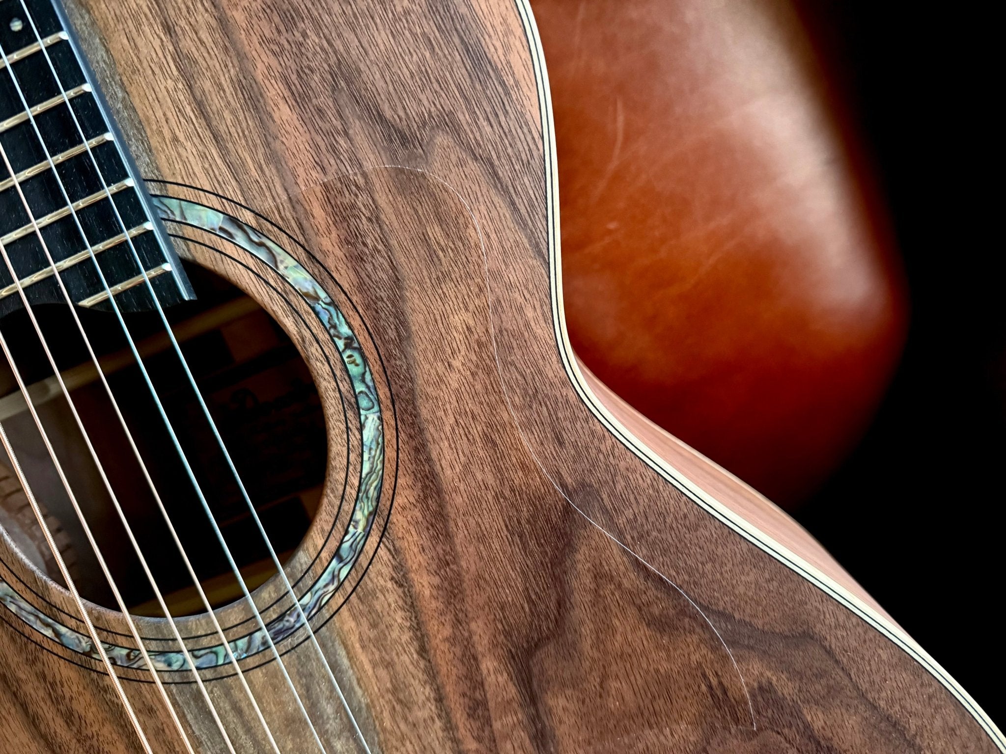 Dowina Walnut Tribute OMG - Richards Guitars Of Stratford Upon Avon