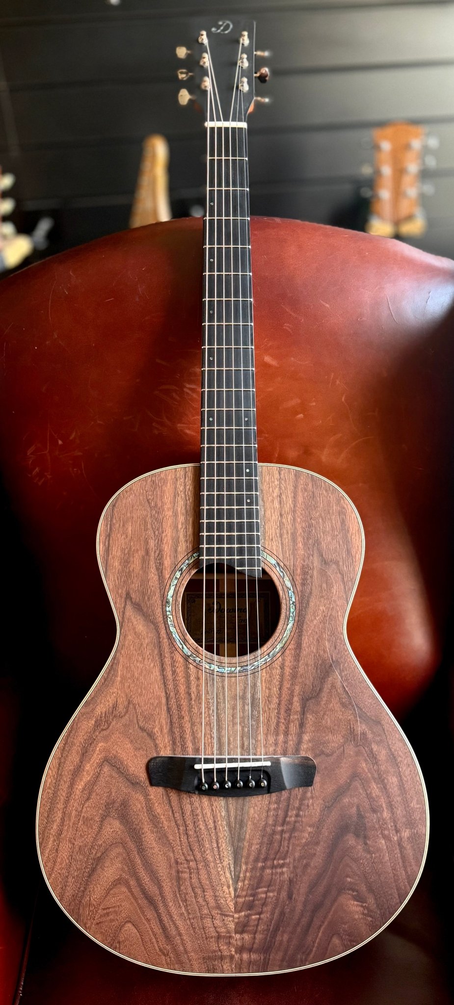 Dowina Walnut Tribute OMG - Richards Guitars Of Stratford Upon Avon