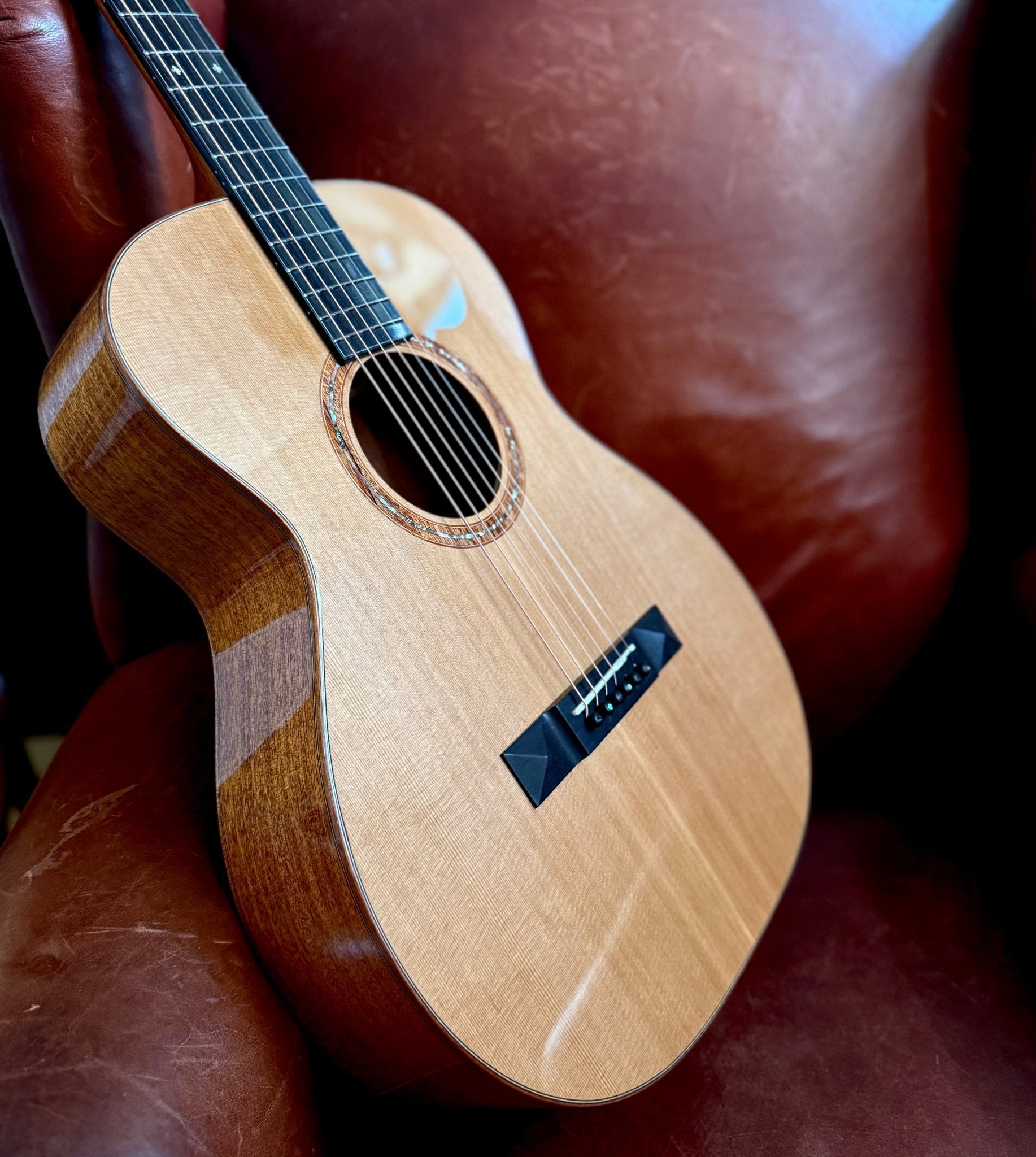 Duke A-MC-Solid-Air - Richards Guitars Of Stratford Upon Avon