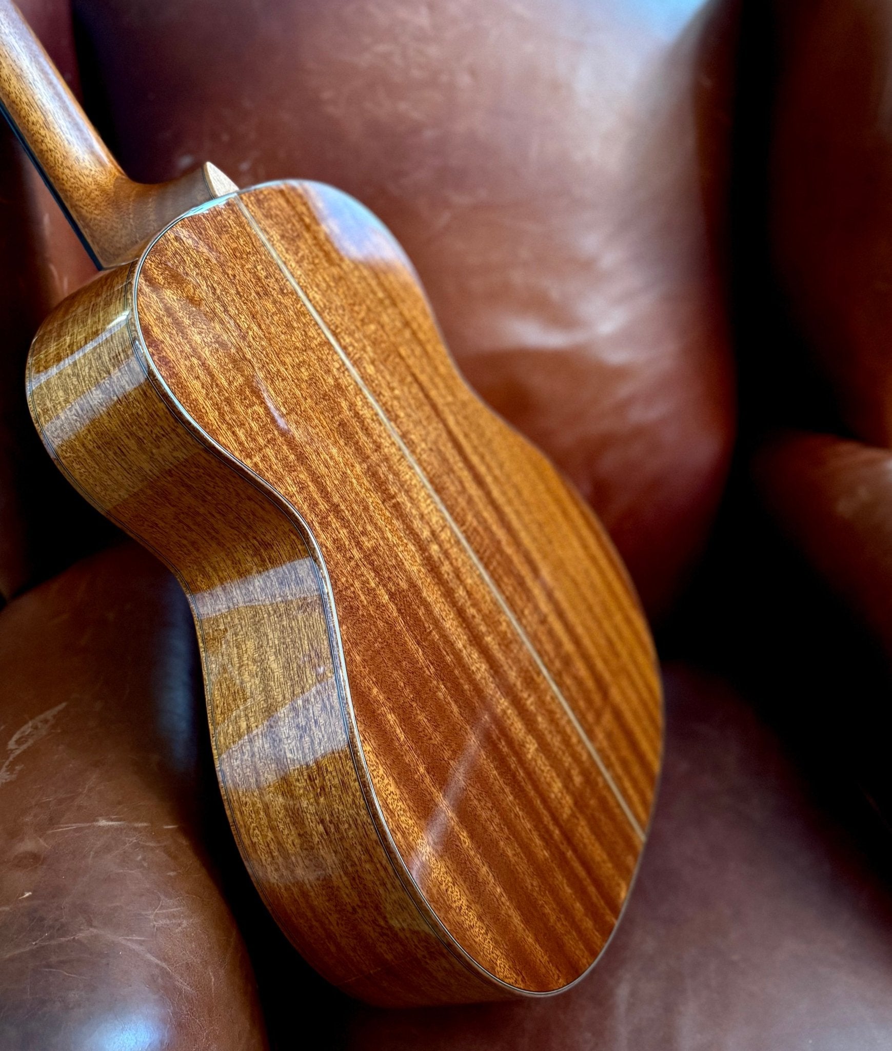Duke A-MC-Solid-Air - Richards Guitars Of Stratford Upon Avon