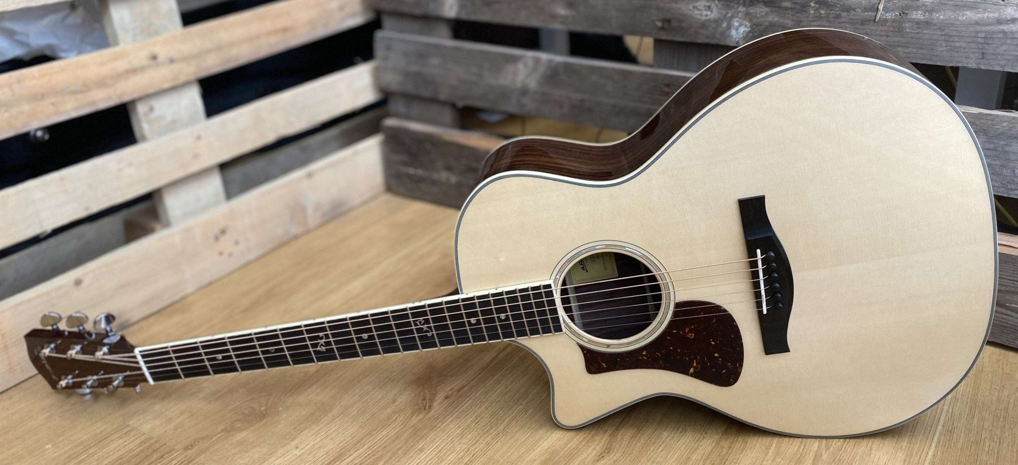 Eastman AC422LCE Grand Auditorium w/ cutaway and LR Baggs VTC Left Handed (Price inc. Custom Pro Setup Package) - Richards Guitars Of Stratford Upon Avon