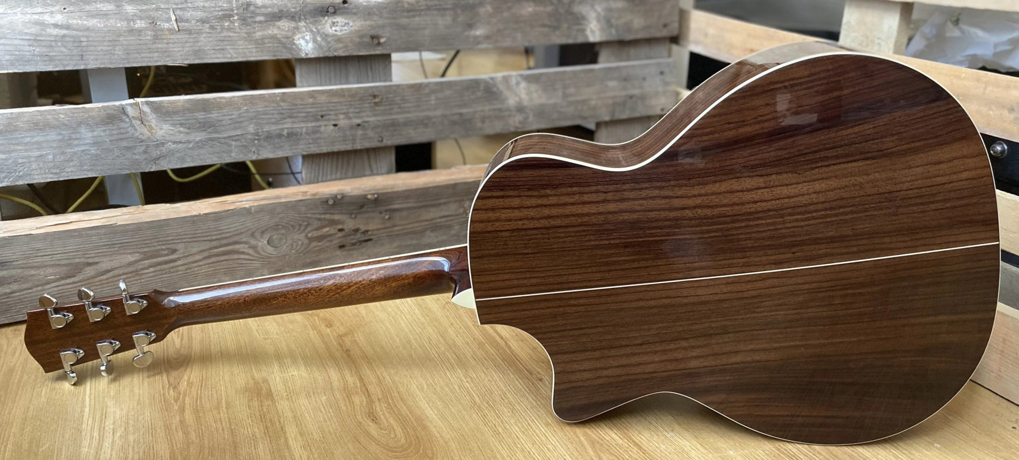 Eastman AC422LCE Grand Auditorium w/ cutaway and LR Baggs VTC Left Handed (Price inc. Custom Pro Setup Package) - Richards Guitars Of Stratford Upon Avon