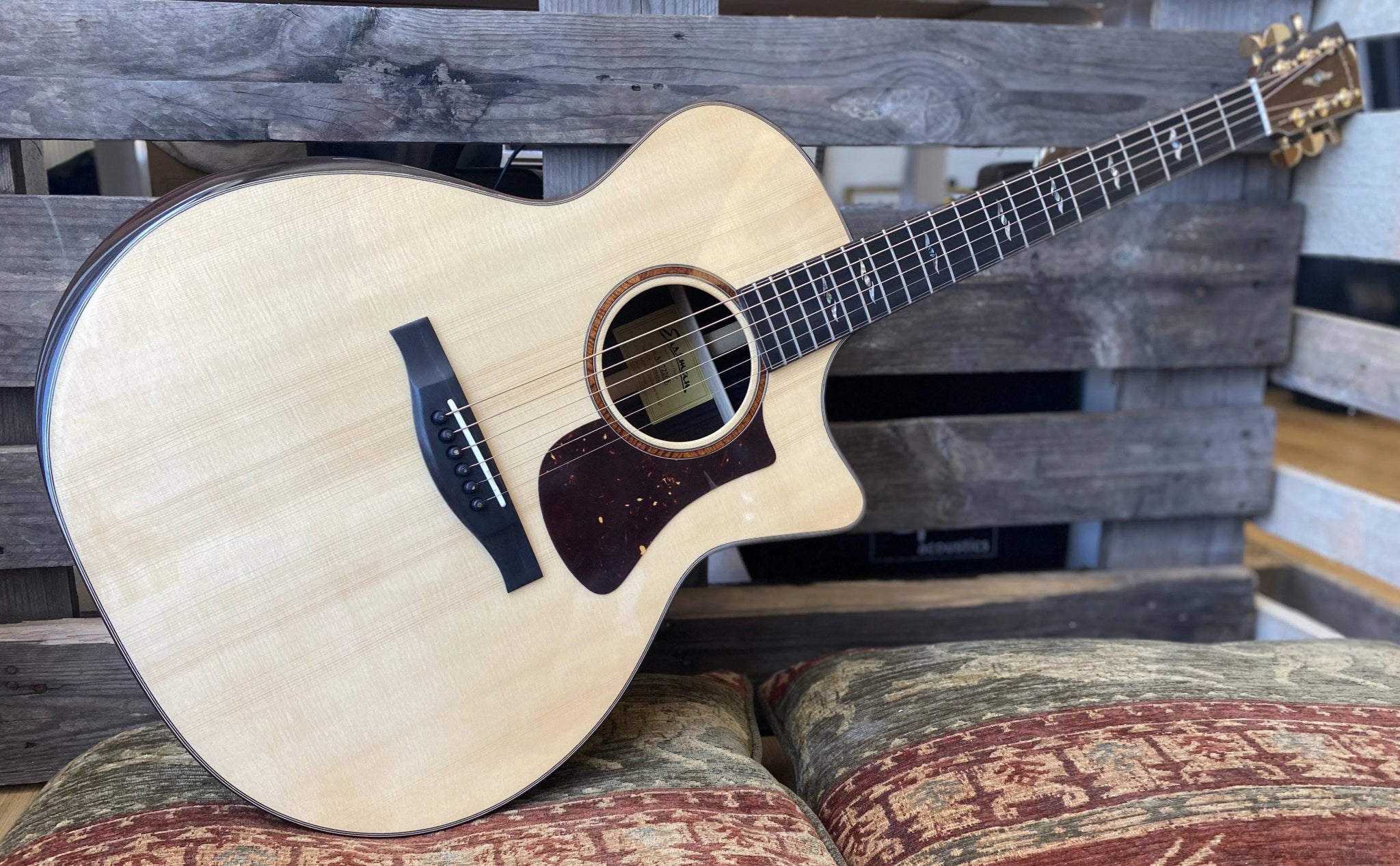Eastman AC722CE Grand Auditorium w/ cutaway (Price inc. Custom Pro Setup Package) - Richards Guitars Of Stratford Upon Avon