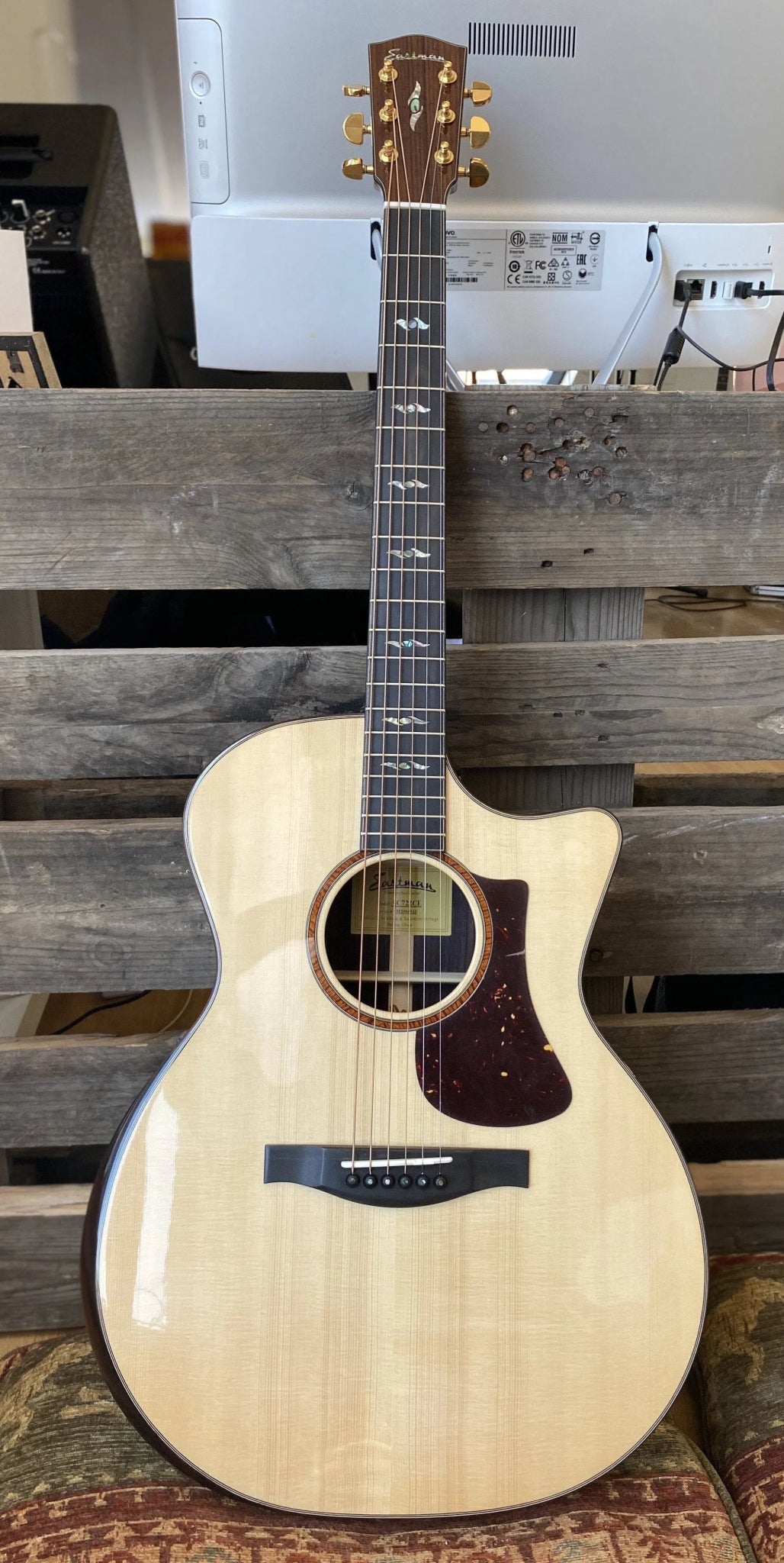 Eastman AC722CE Grand Auditorium w/ cutaway (Price inc. Custom Pro Setup Package) - Richards Guitars Of Stratford Upon Avon