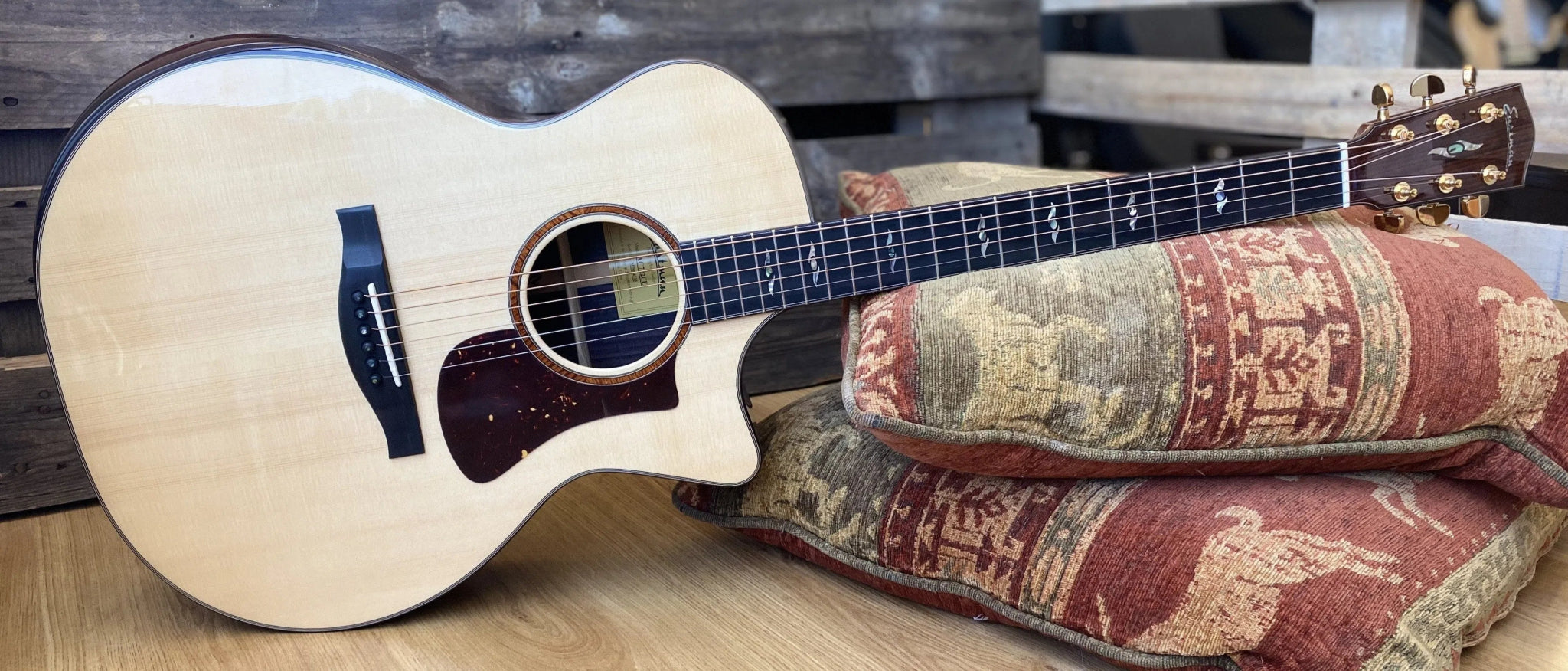 Eastman AC722CE Grand Auditorium w/ cutaway (Price inc. Custom Pro Setup Package) - Richards Guitars Of Stratford Upon Avon