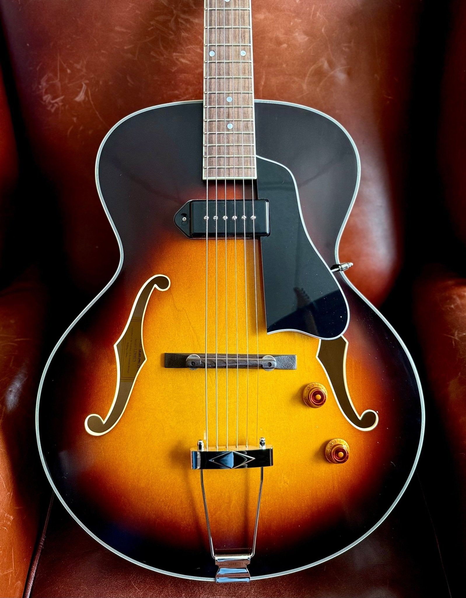 Eastman AR405 P90/TV Archtop Electric Guitar (Custom Pro Exclusive) - Richards Guitars Of Stratford Upon Avon