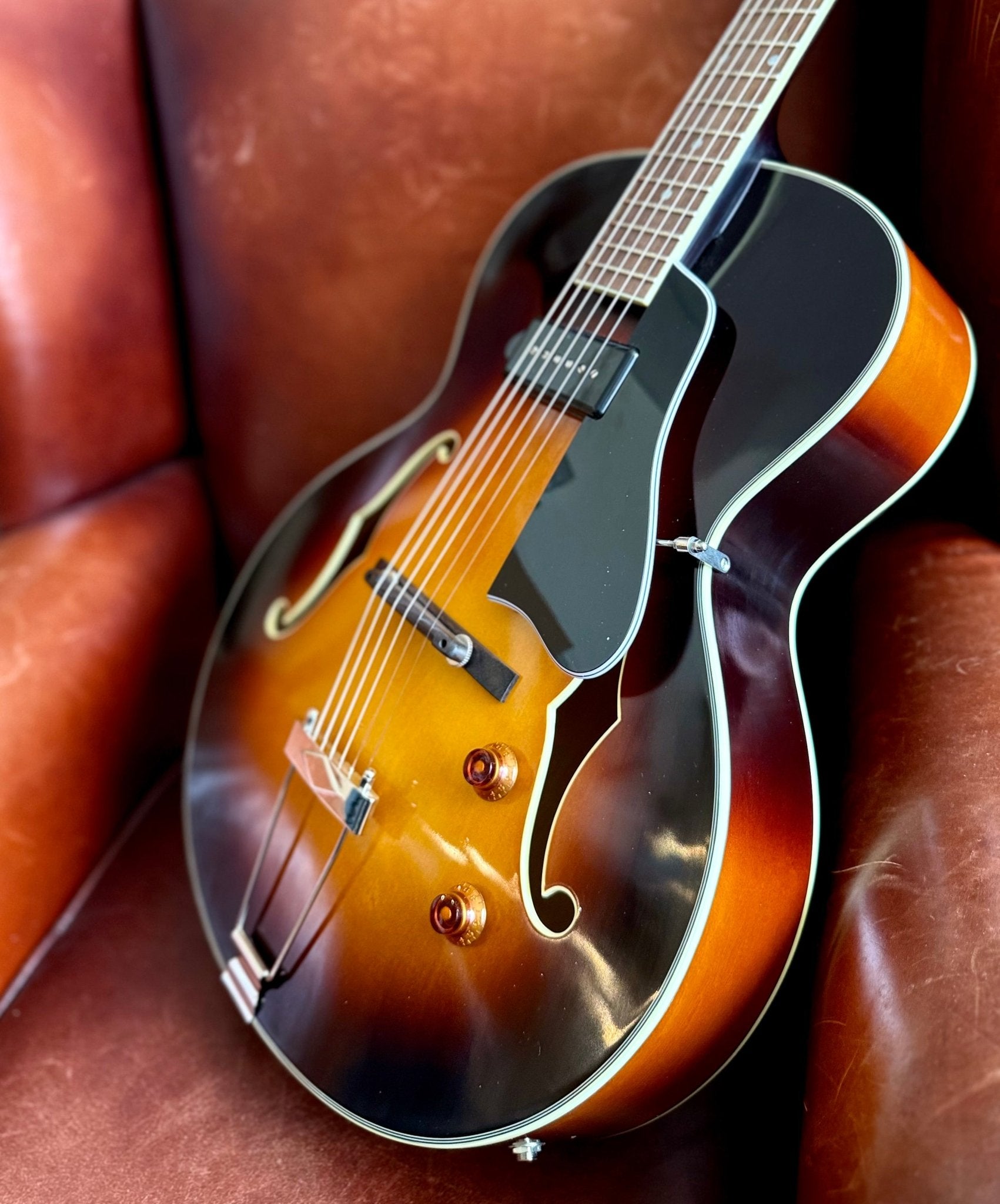 Eastman AR405 P90/TV Archtop Electric Guitar (Custom Pro Exclusive) - Richards Guitars Of Stratford Upon Avon