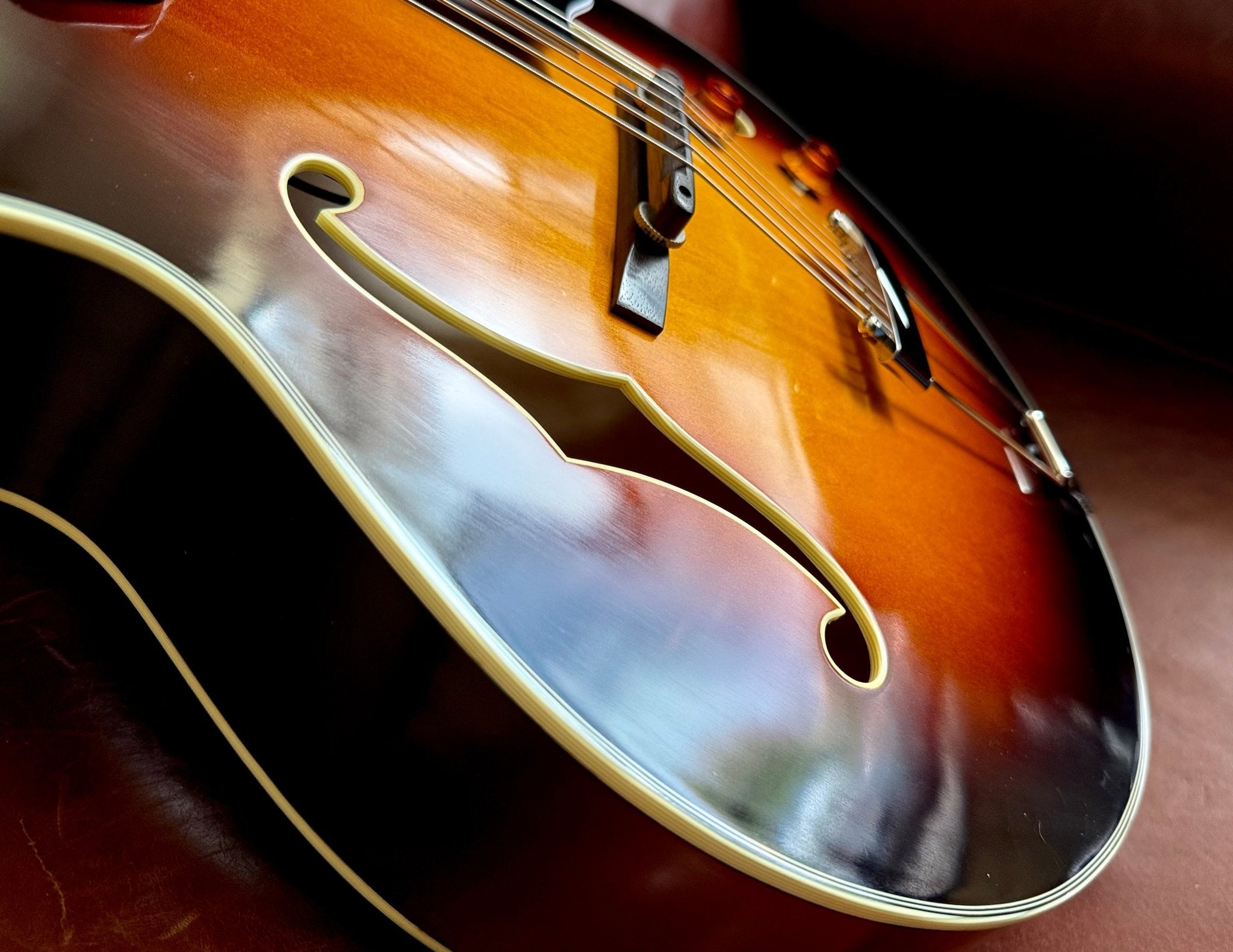 Eastman AR405 P90/TV Archtop Electric Guitar (Custom Pro Exclusive) - Richards Guitars Of Stratford Upon Avon