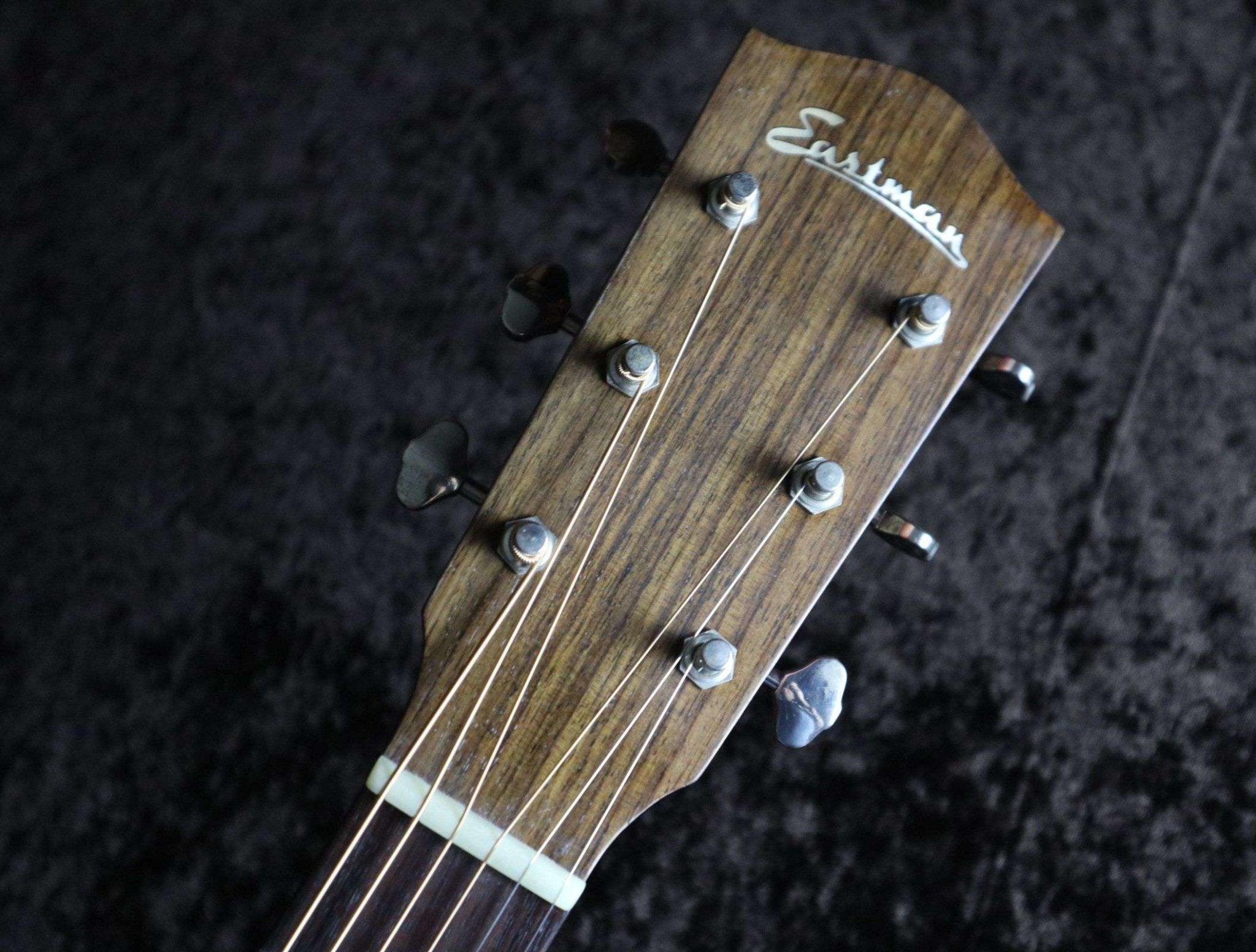 Eastman E10 OOSS/v ANTIQUE CLASSIC (Price inc. Custom Pro Setup Package) - Richards Guitars Of Stratford Upon Avon