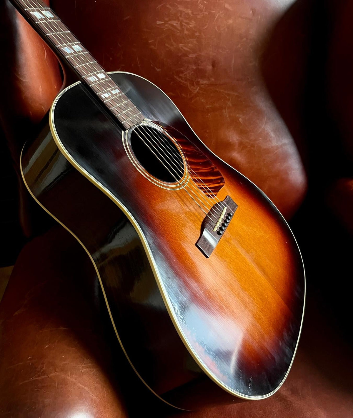 Eastman E25SS/v-SB Antique Sunburst Acoustic Guitar (Price inc. Custom Pro Setup Package) - Richards Guitars Of Stratford Upon Avon