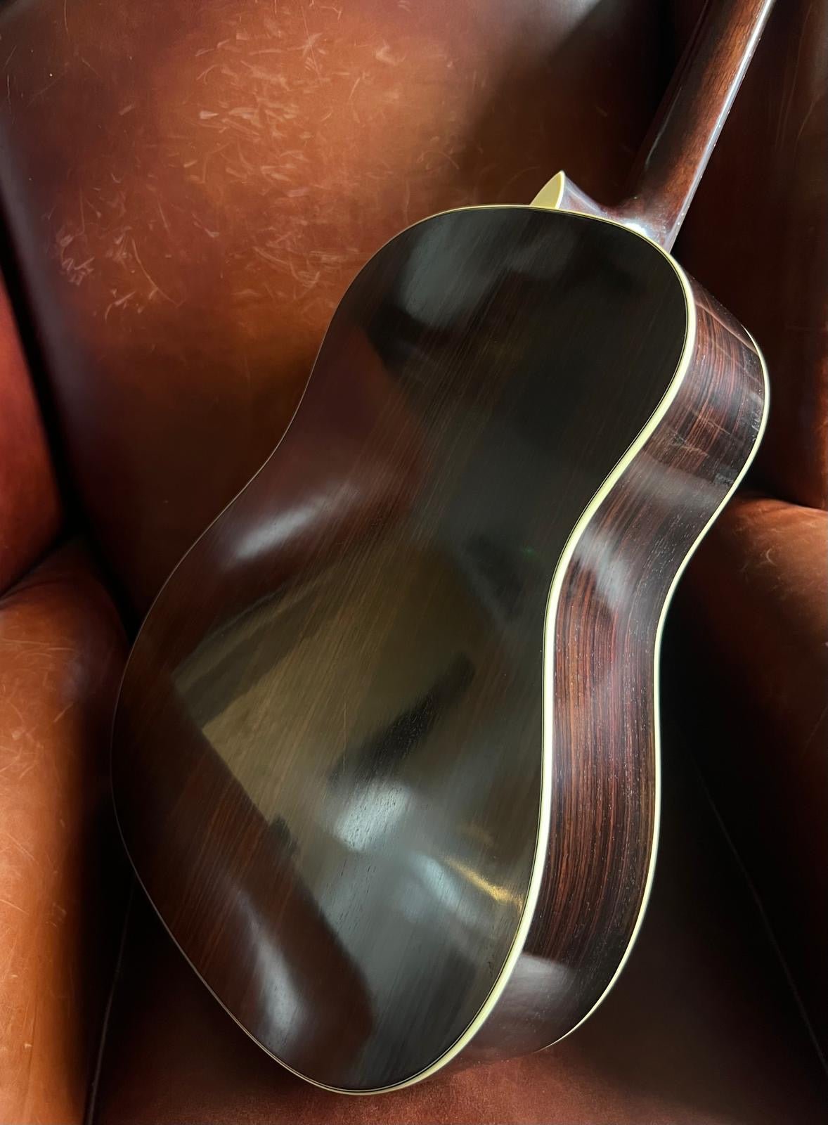 Eastman E25SS/v-SB Antique Sunburst Acoustic Guitar (Price inc. Custom Pro Setup Package) - Richards Guitars Of Stratford Upon Avon