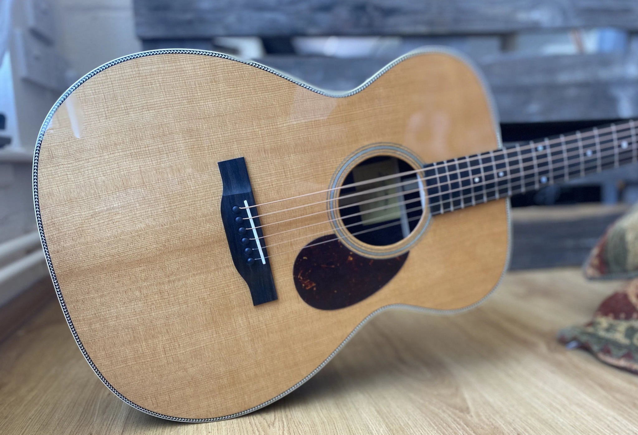 Eastman E8OML TC Left Handed OM (Price inc. Custom Pro Setup Package) - Richards Guitars Of Stratford Upon Avon