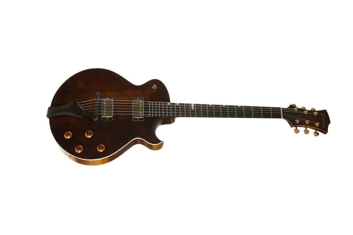 Eastman ER2 (Price inc. Custom Pro Setup Package) - Richards Guitars Of Stratford Upon Avon