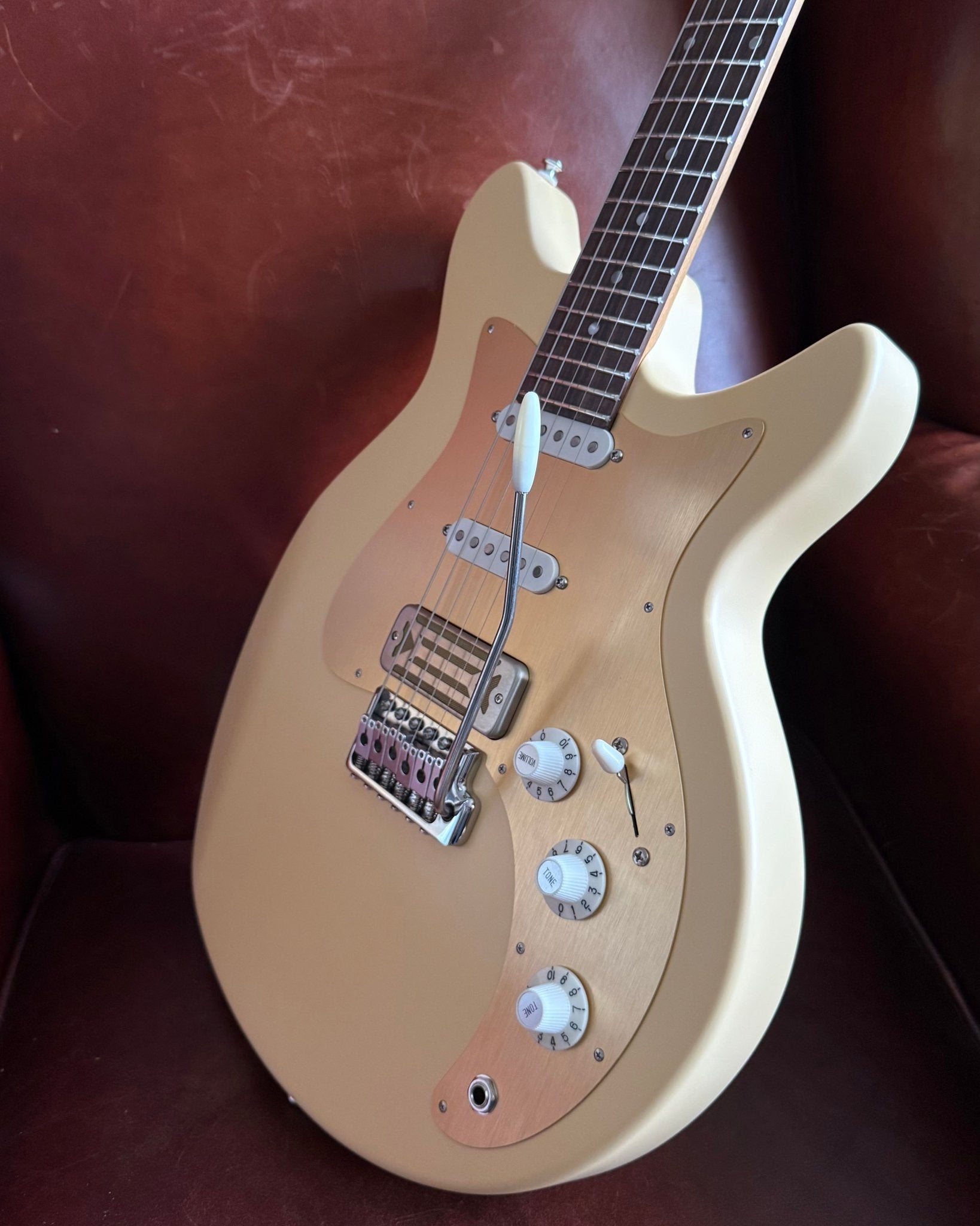 Eastman Fullertone DC62 Desert Sand (Price inc. Custom Pro Setup Package) - Richards Guitars Of Stratford Upon Avon